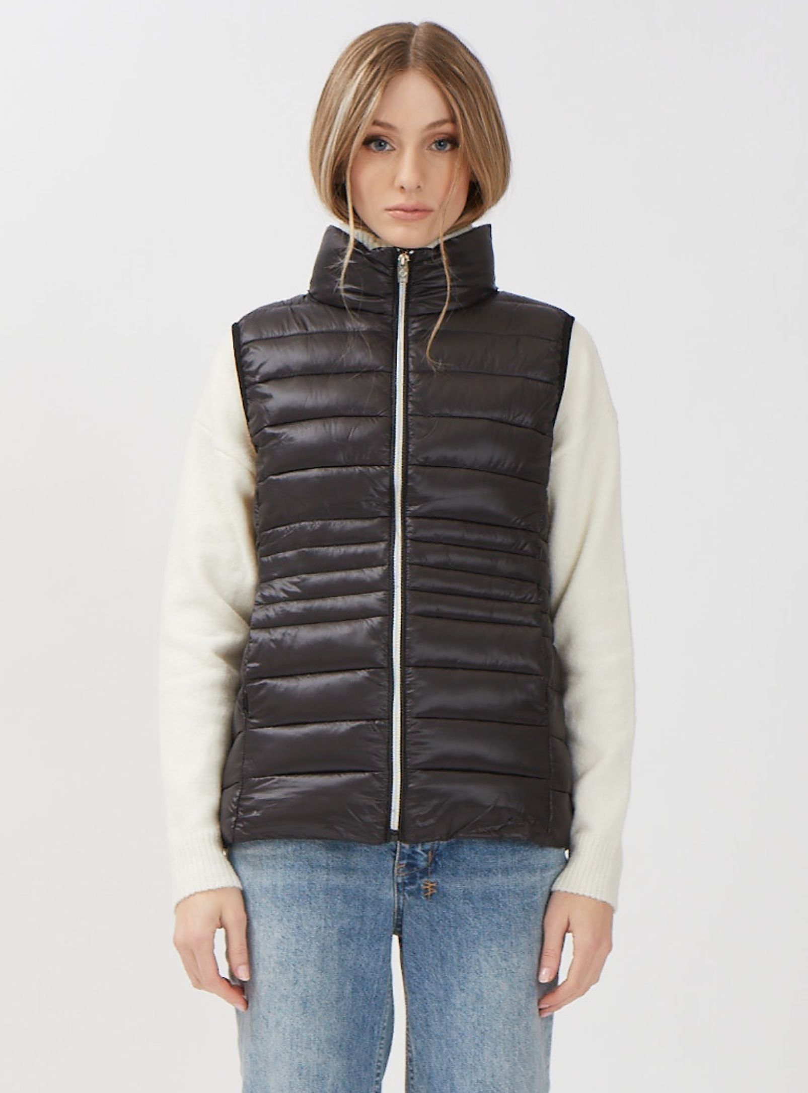 NELLA | Ultralight vest || NELLA | Gilet ultraléger sold by Point Zero product image thumbnail 37