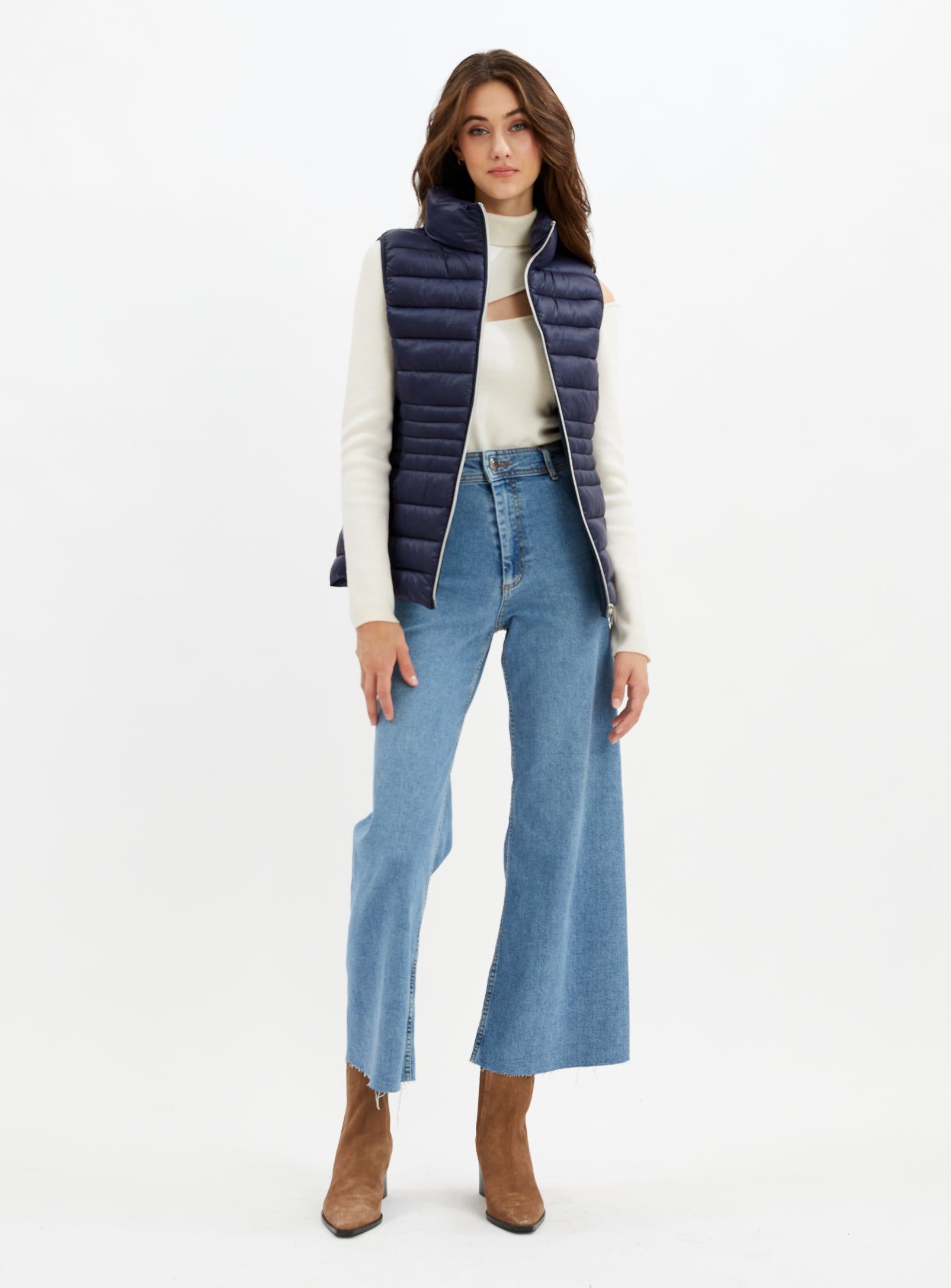 NELLA | Ultralight vest || NELLA | Gilet ultraléger sold by Point Zero product image thumbnail 34