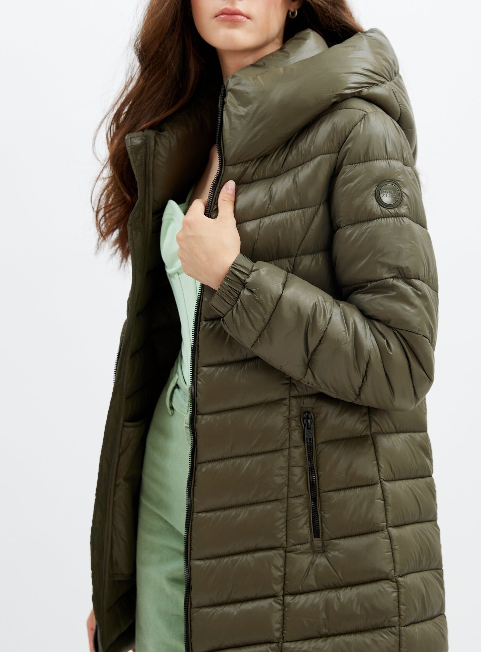 JESSYANN | Mid weight puffer jacket with hood || JESSYANN | Doudoune d'épaisseur moyenne avec capuche sold by Point Zero product image thumbnail 6
