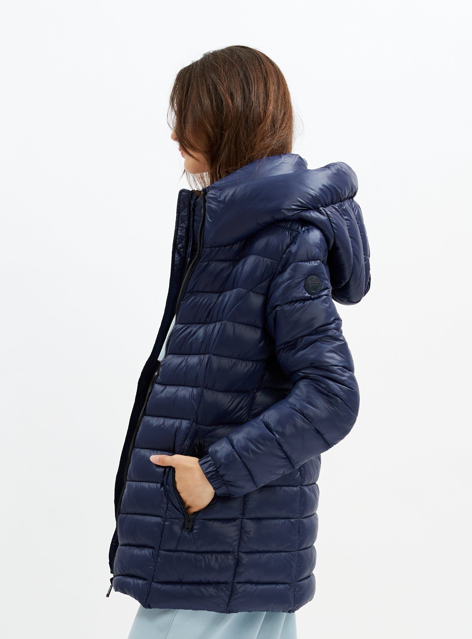 JESSYANN | Mid weight puffer jacket with hood || JESSYANN | Doudoune d'épaisseur moyenne avec capuche sold by Point Zero product image thumbnail 38