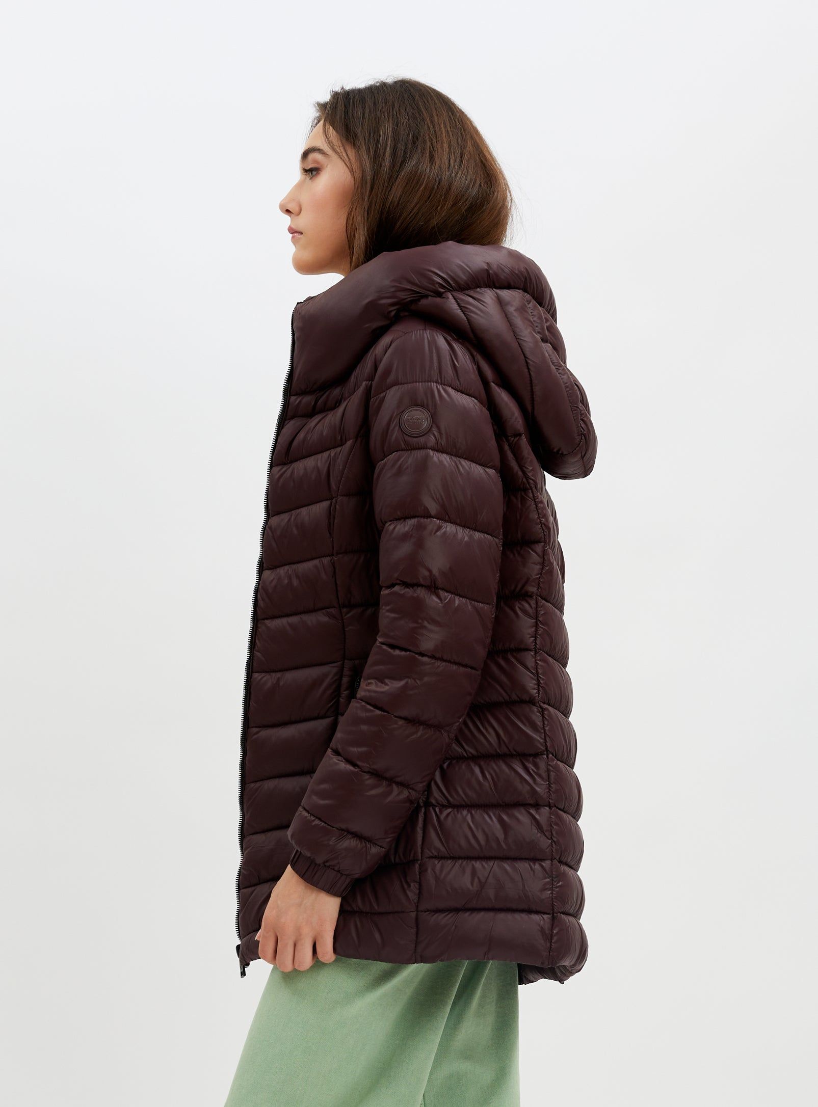 JESSYANN | Mid weight puffer jacket with hood || JESSYANN | Doudoune d'épaisseur moyenne avec capuche sold by Point Zero product image thumbnail 32