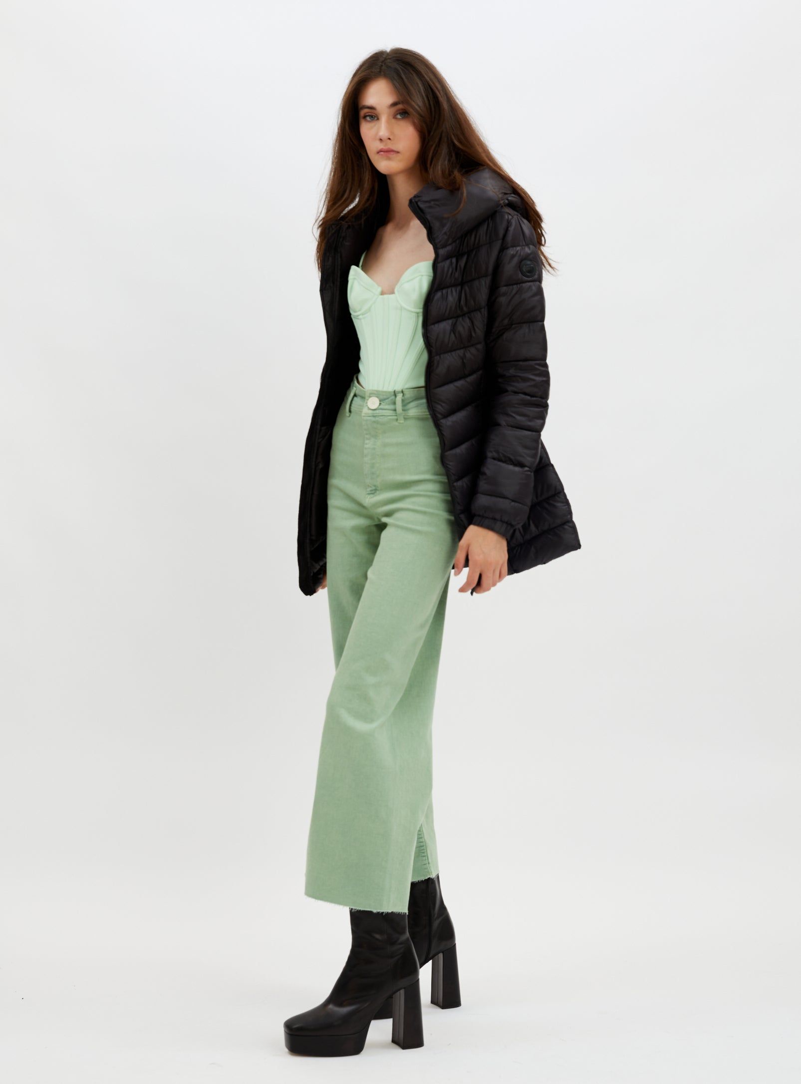 JESSYANN | Mid weight puffer jacket with hood || JESSYANN | Doudoune d'épaisseur moyenne avec capuche sold by Point Zero product image thumbnail 13