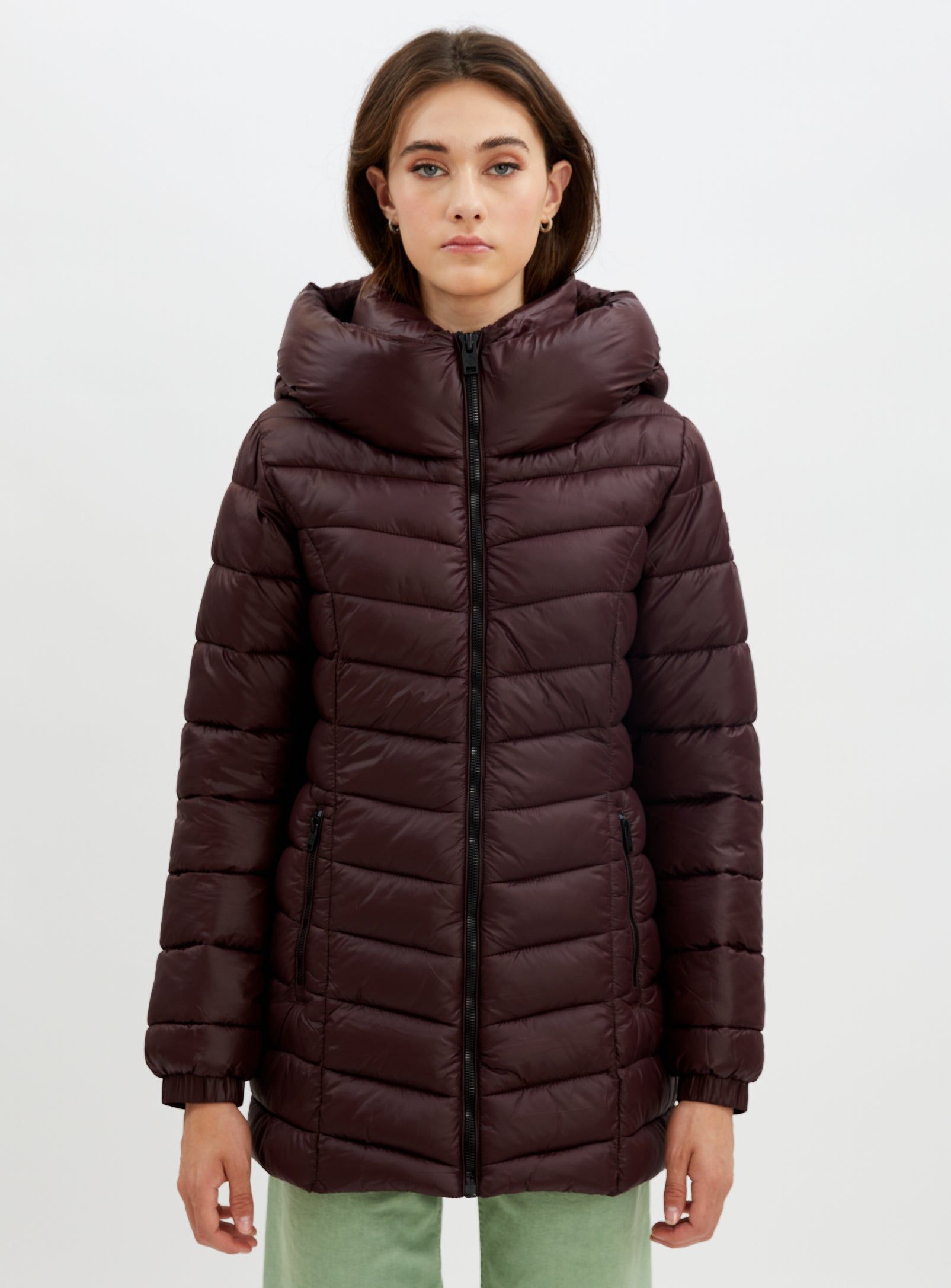 JESSYANN | Mid weight puffer jacket with hood || JESSYANN | Doudoune d'épaisseur moyenne avec capuche sold by Point Zero product image thumbnail 30