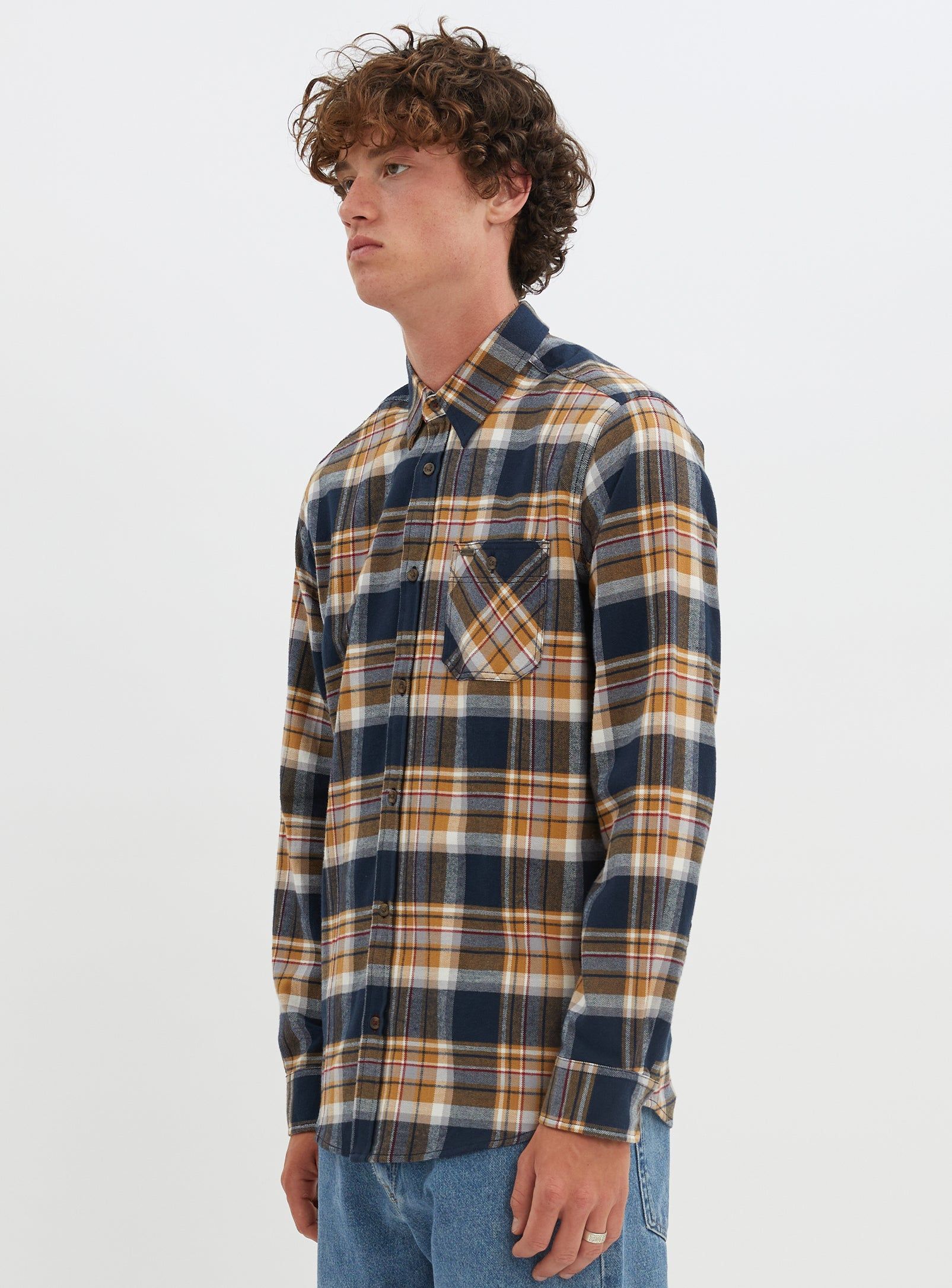 NOAH | Checkered semi-fit overshirt || NOAH |Surchemise semi-ajustée à carreaux sold by Point Zero product image thumbnail 4