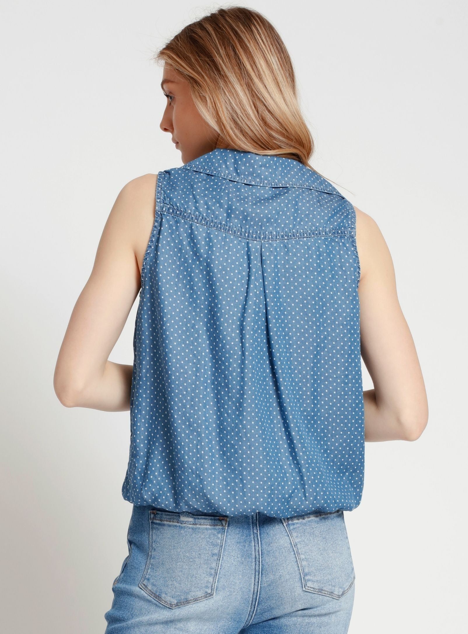 MARA | Sleeveless button front blouse ||MARA | Chemisier boutonné sans manches sold by Point Zero product image thumbnail 4