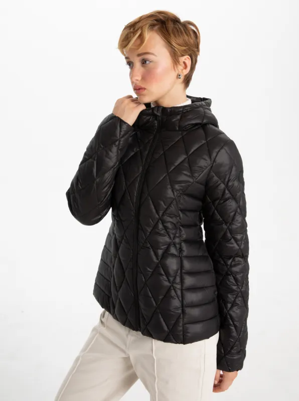 LOUISEVILLE |  Short diamond quilting ultralight jacket||LOUISEVILLE |Manteau court ultra leger avec coutures en diamants sold by Point Zero