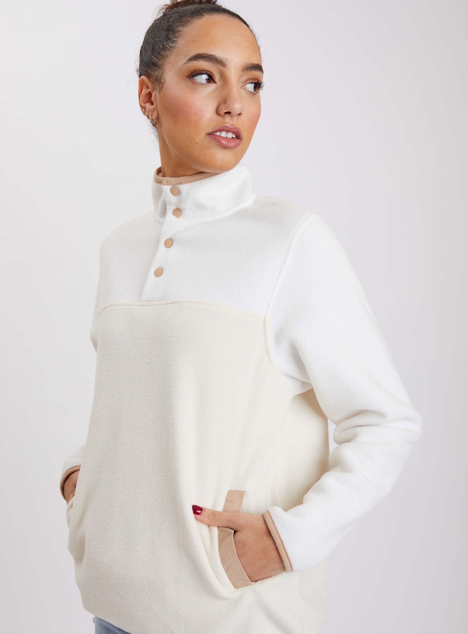 LUCY | Polar Fleece Pullover||LUCY | Top en polaire sold by Point Zero