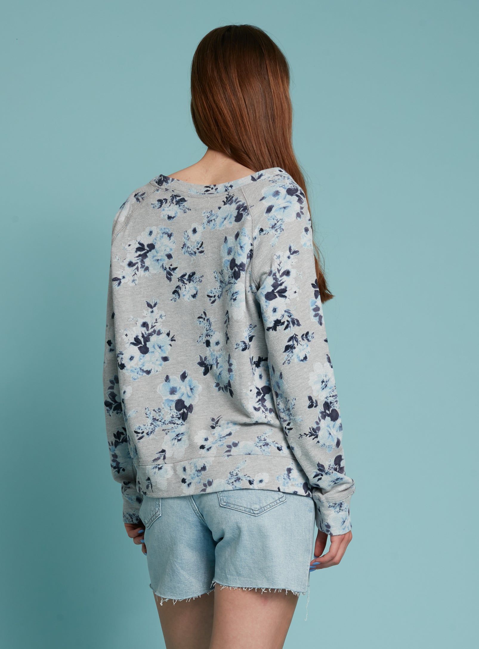 VILA | Floral sweatshirt || VILA | Sweat à fleurs sold by Point Zero product image thumbnail 5