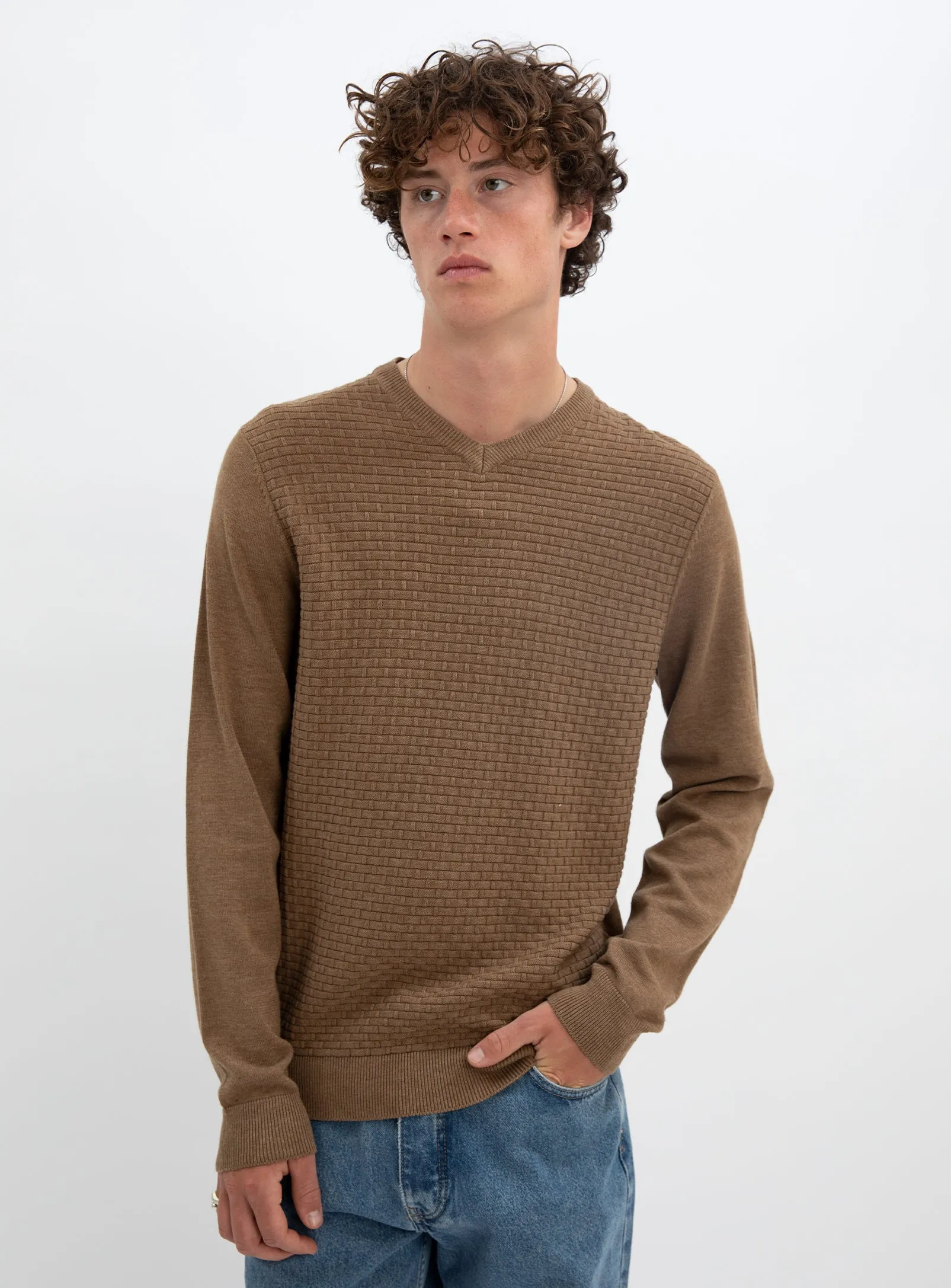 STEN | Cotton v neck fine gauge sweater || STEN | Chandail fin en coton à col v sold by Point Zero product image thumbnail 2