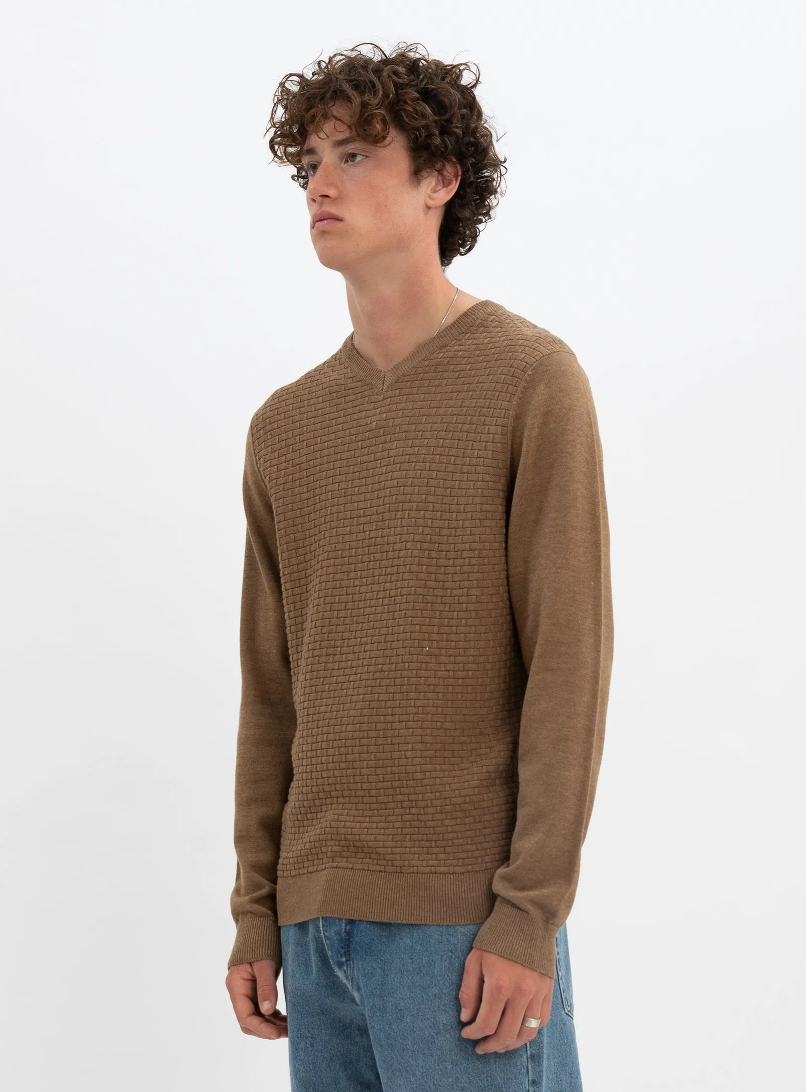 STEN | Cotton v neck fine gauge sweater || STEN | Chandail fin en coton à col v sold by Point Zero product image thumbnail 3