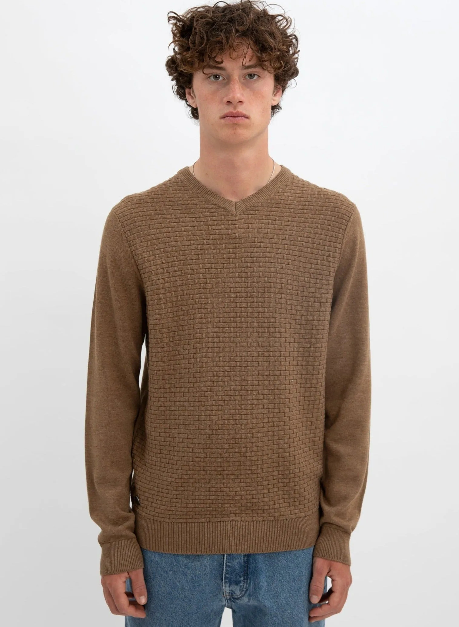 STEN | Cotton v neck fine gauge sweater || STEN | Chandail fin en coton à col v sold by Point Zero