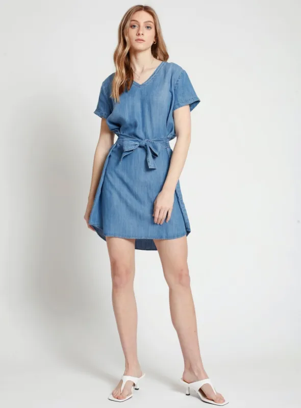 MOLA | Short pink V-neck dress || MOLA | Robe courte col V rose sold by Point Zero