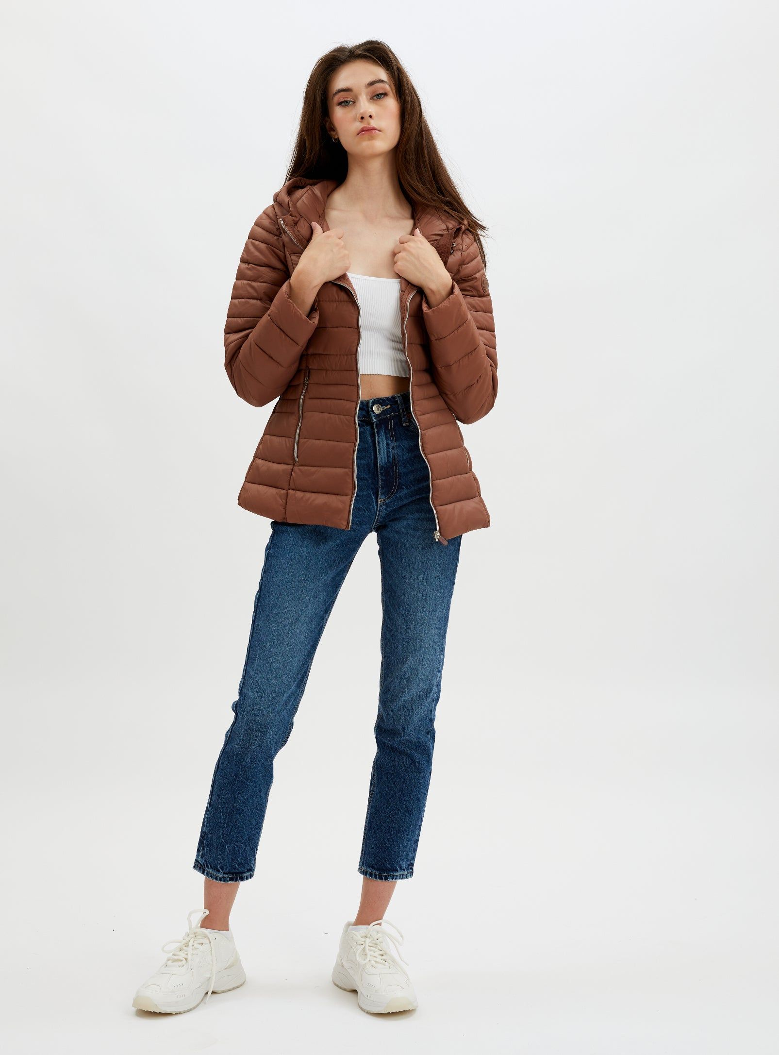 LESLIEVILLE | Iconic short ultralight jacket || LESLIEVILLE | Veste ultralégère iconique courte sold by Point Zero product image thumbnail 13