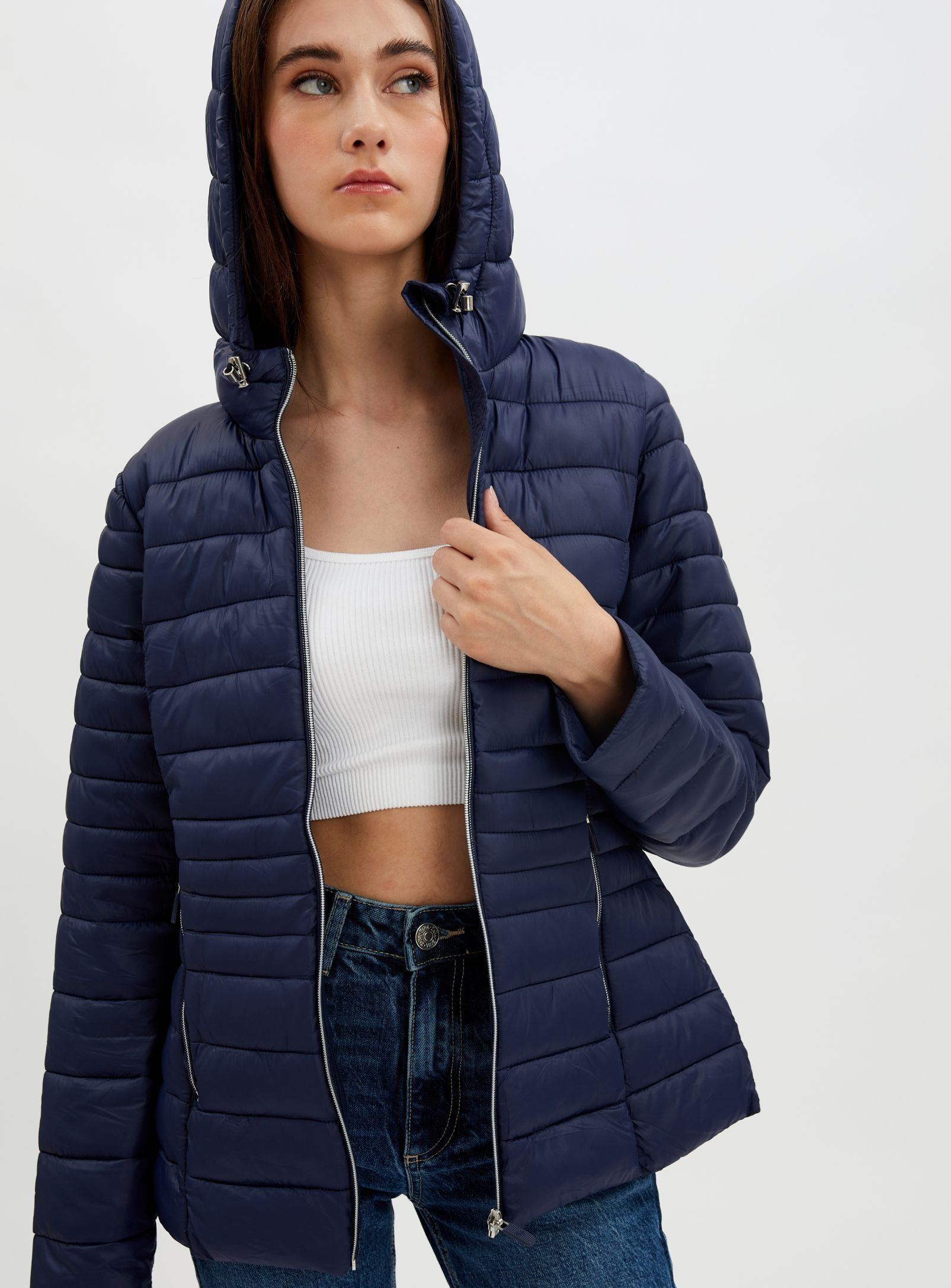 LESLIEVILLE | Iconic short ultralight jacket || LESLIEVILLE | Veste ultralégère iconique courte sold by Point Zero