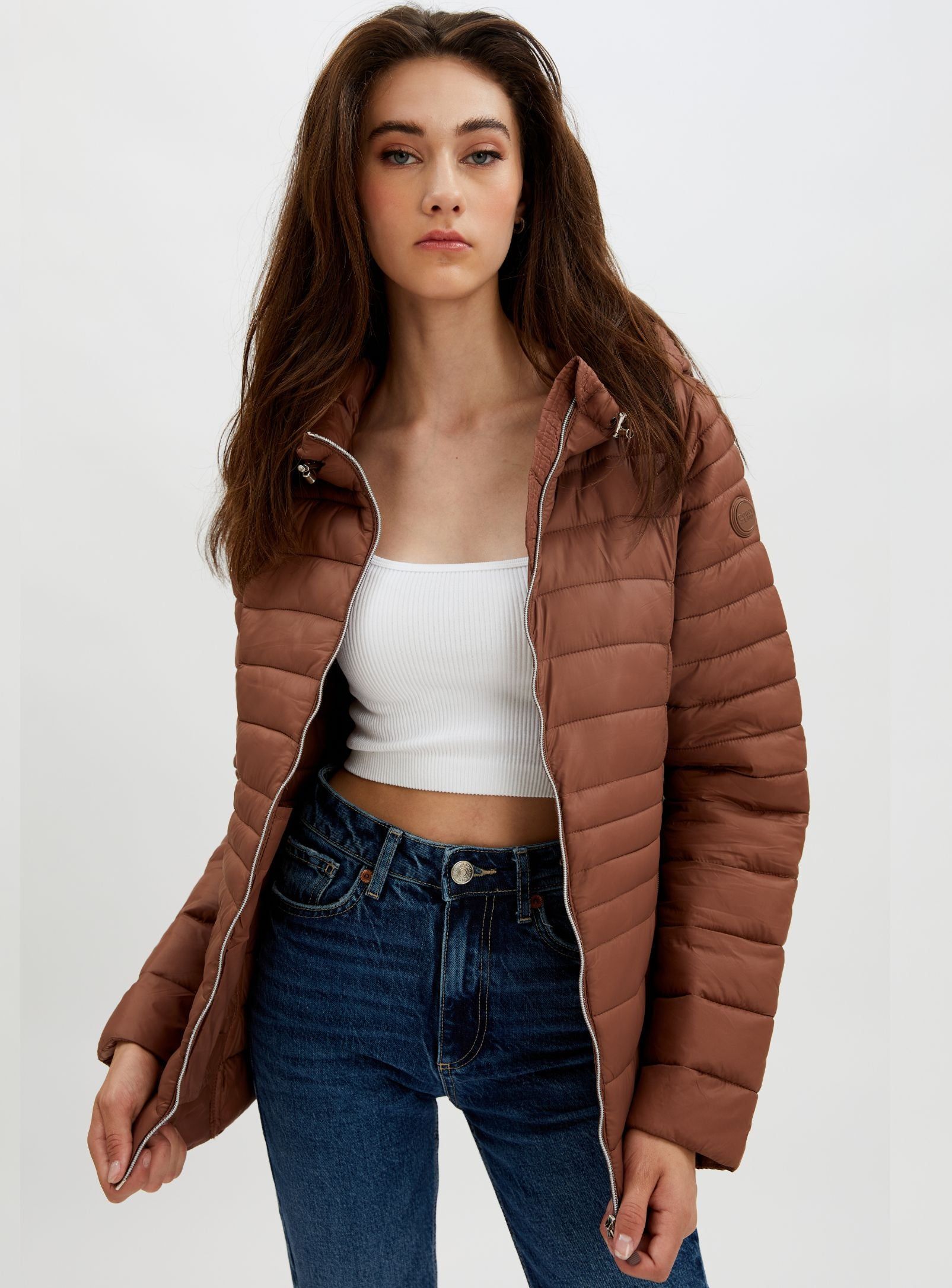 LESLIEVILLE | Iconic short ultralight jacket || LESLIEVILLE | Veste ultralégère iconique courte sold by Point Zero product image thumbnail 8