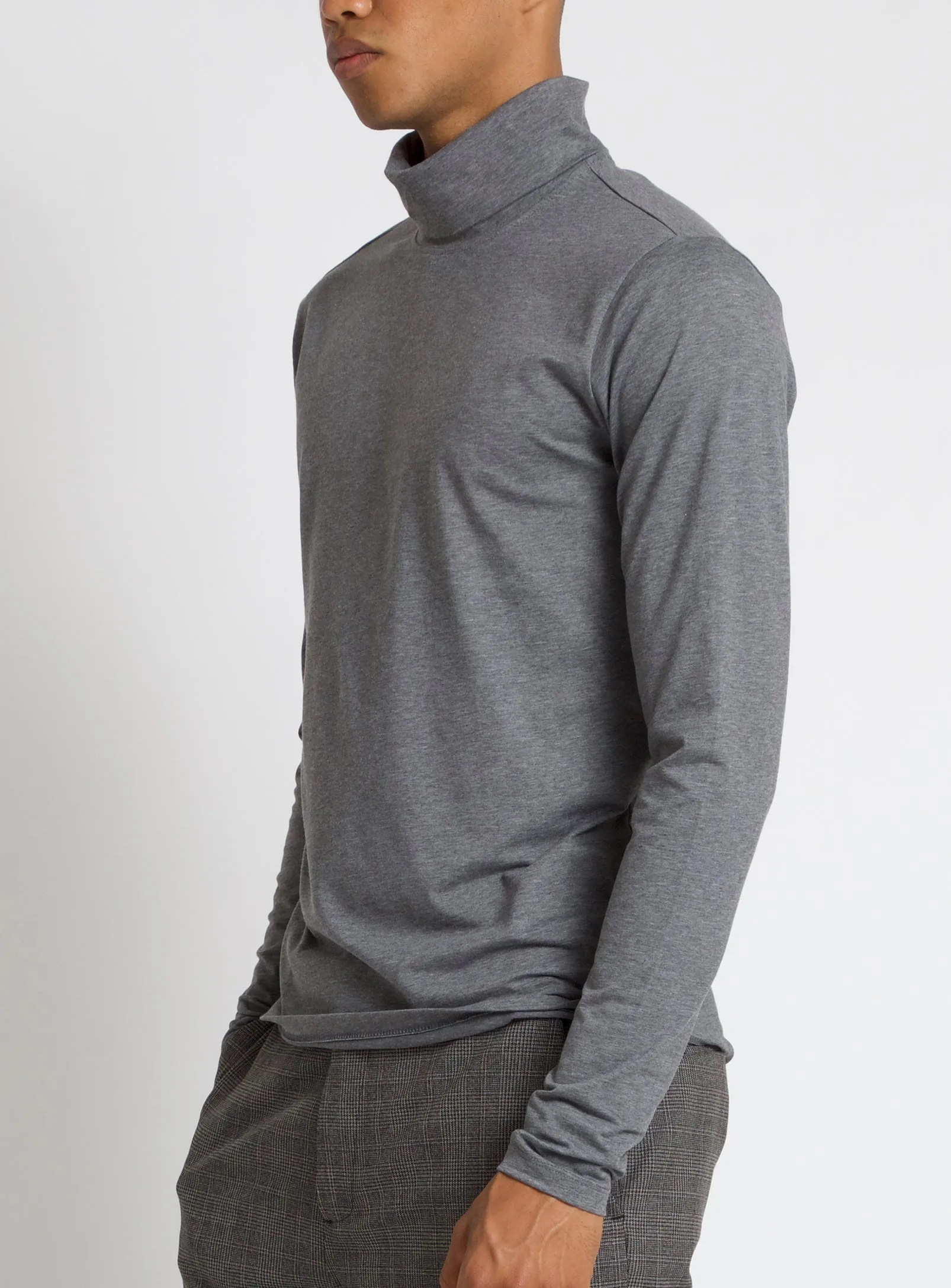 OWEN | Stretch Organic long sleeve basic turtleneck || OWEN | Col roulé basique Stretch bio à manches longues sold by Point Zero product image thumbnail 4