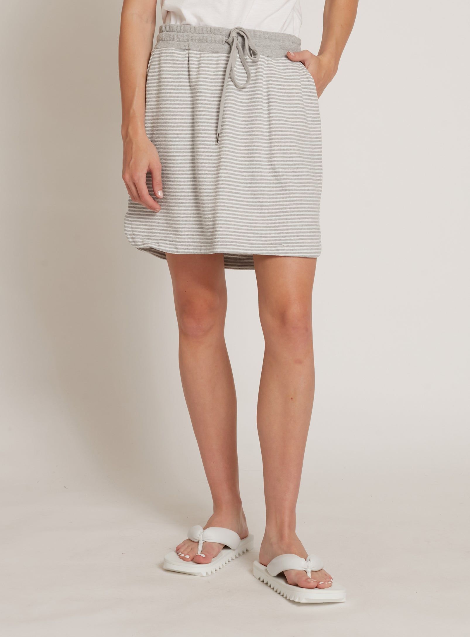 MAYA | Striped casual mini skirt ||MAYA | Mini jupe décontractée à rayures sold by Point Zero product image thumbnail 3