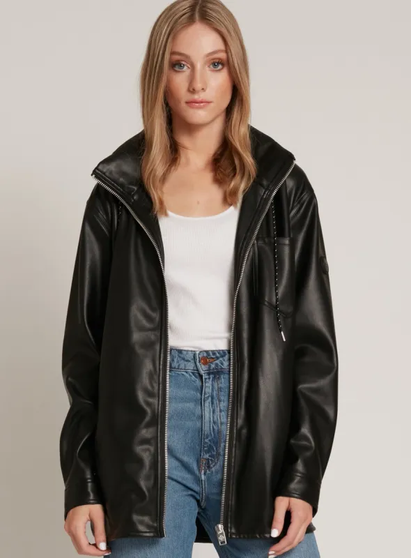 STELLA | Vegan leather overshirt  || STELLA | Surchemise en cuir vegan sold by Point Zero
