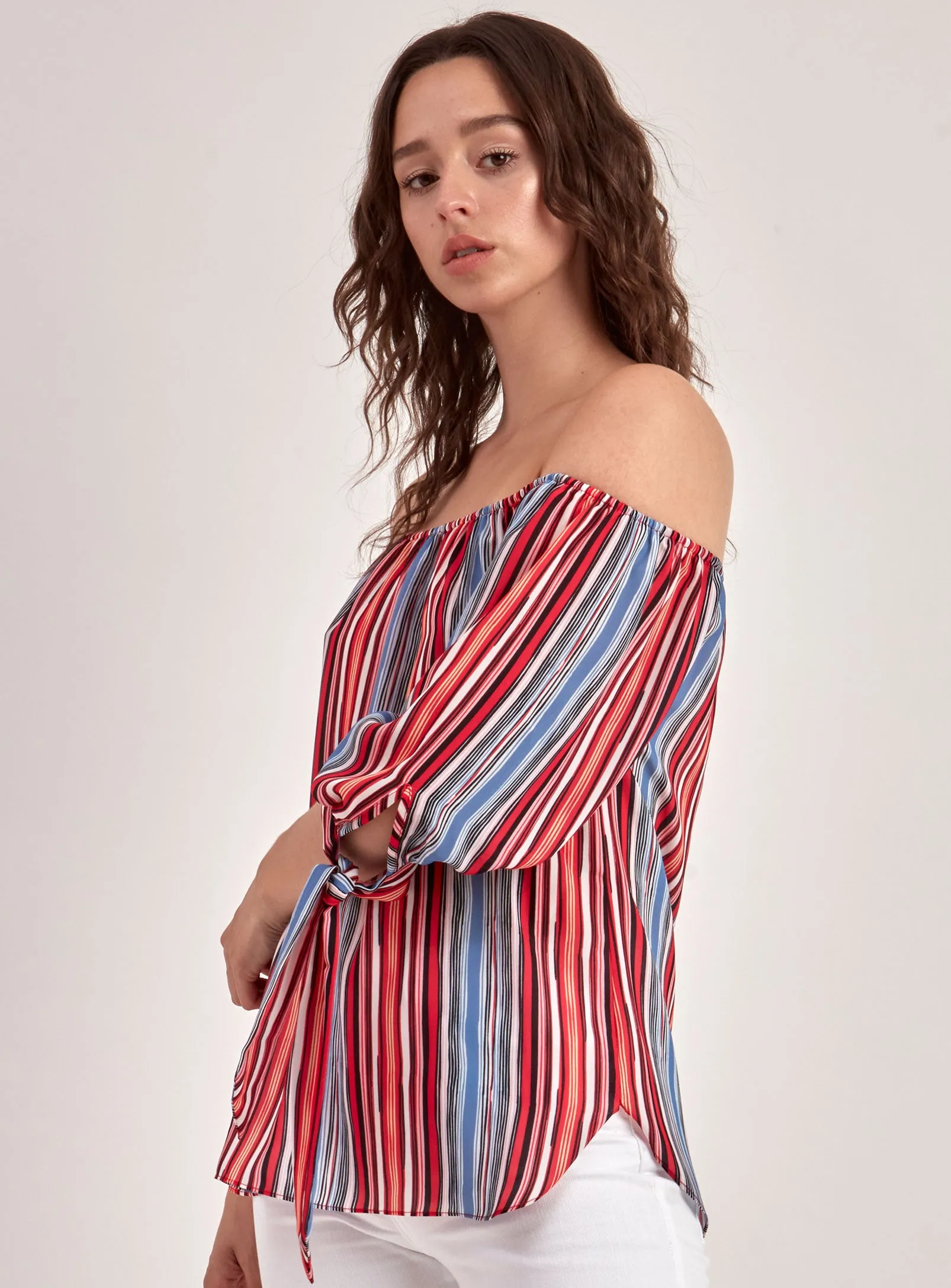 LOYA | Off shoulder blouse || LOYA | Chemisier à épaules dénudées sold by Point Zero