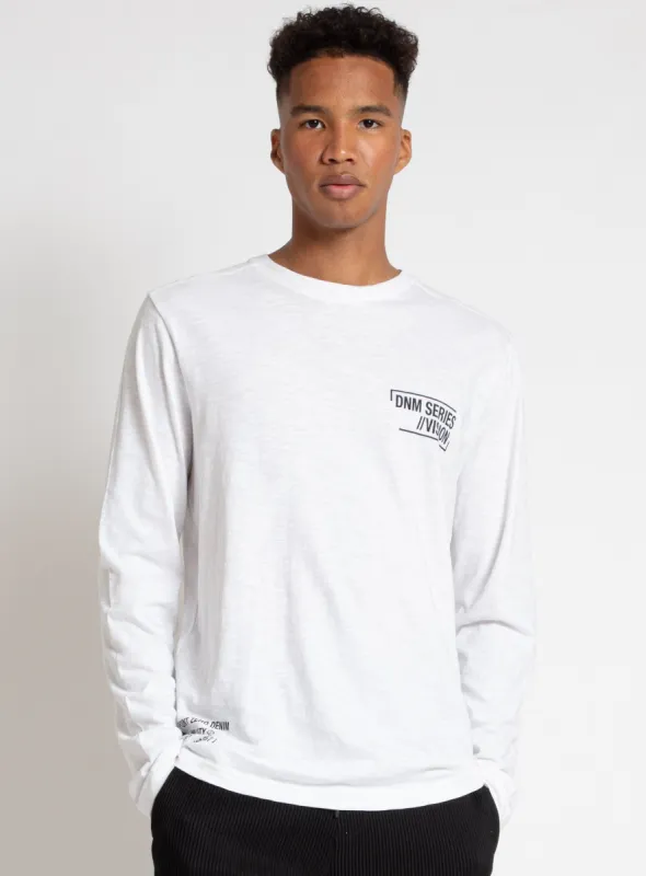 TAM | PRINTED LONG SLEEVE CREWNECK T-SHIRT||TAM | T-SHIRT IMPRIMÉ À MANCHES LONGUES ET À COL RAS DU COU sold by Point Zero