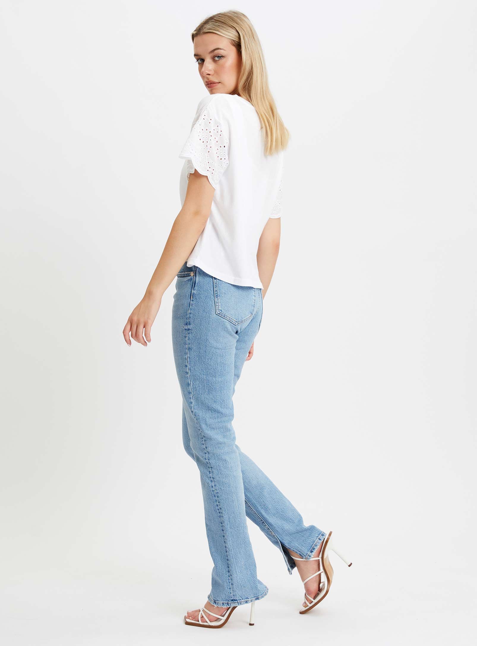 KIM | Short sleeve embroidery top || KIM | Haut brodé à manches courtes sold by Point Zero product image thumbnail 5