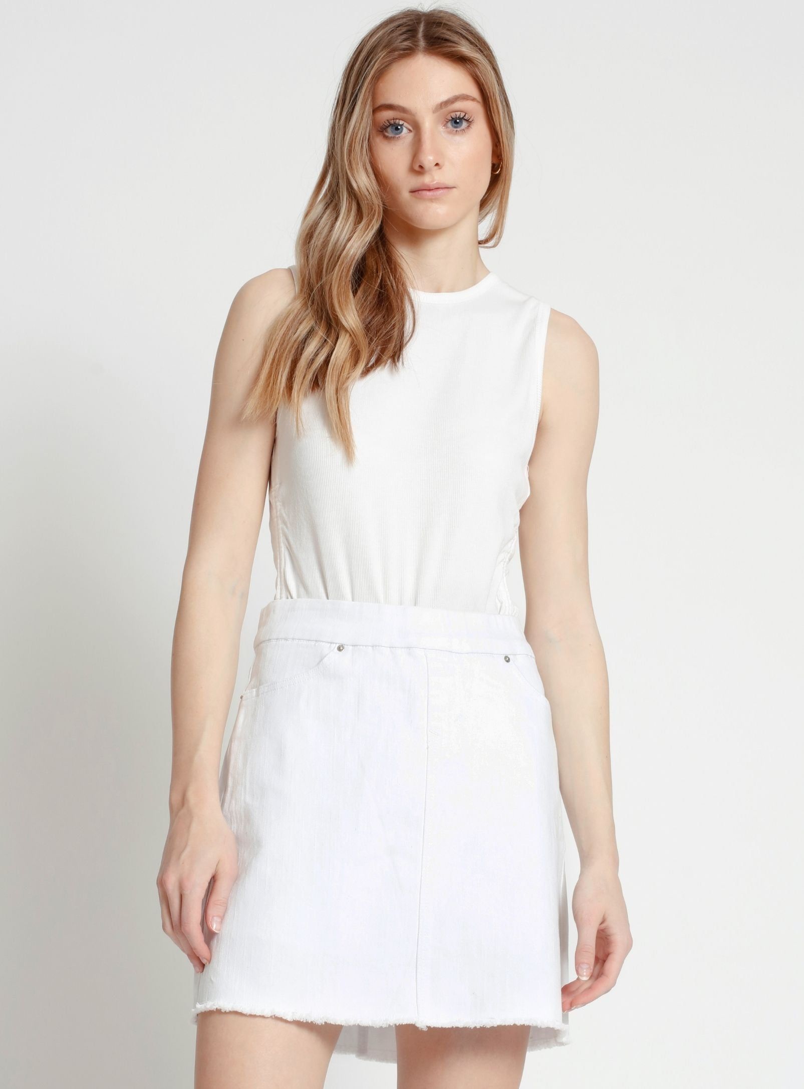 AMAR | Denim Skirt ||AMAR | Jupe en jean sold by Point Zero