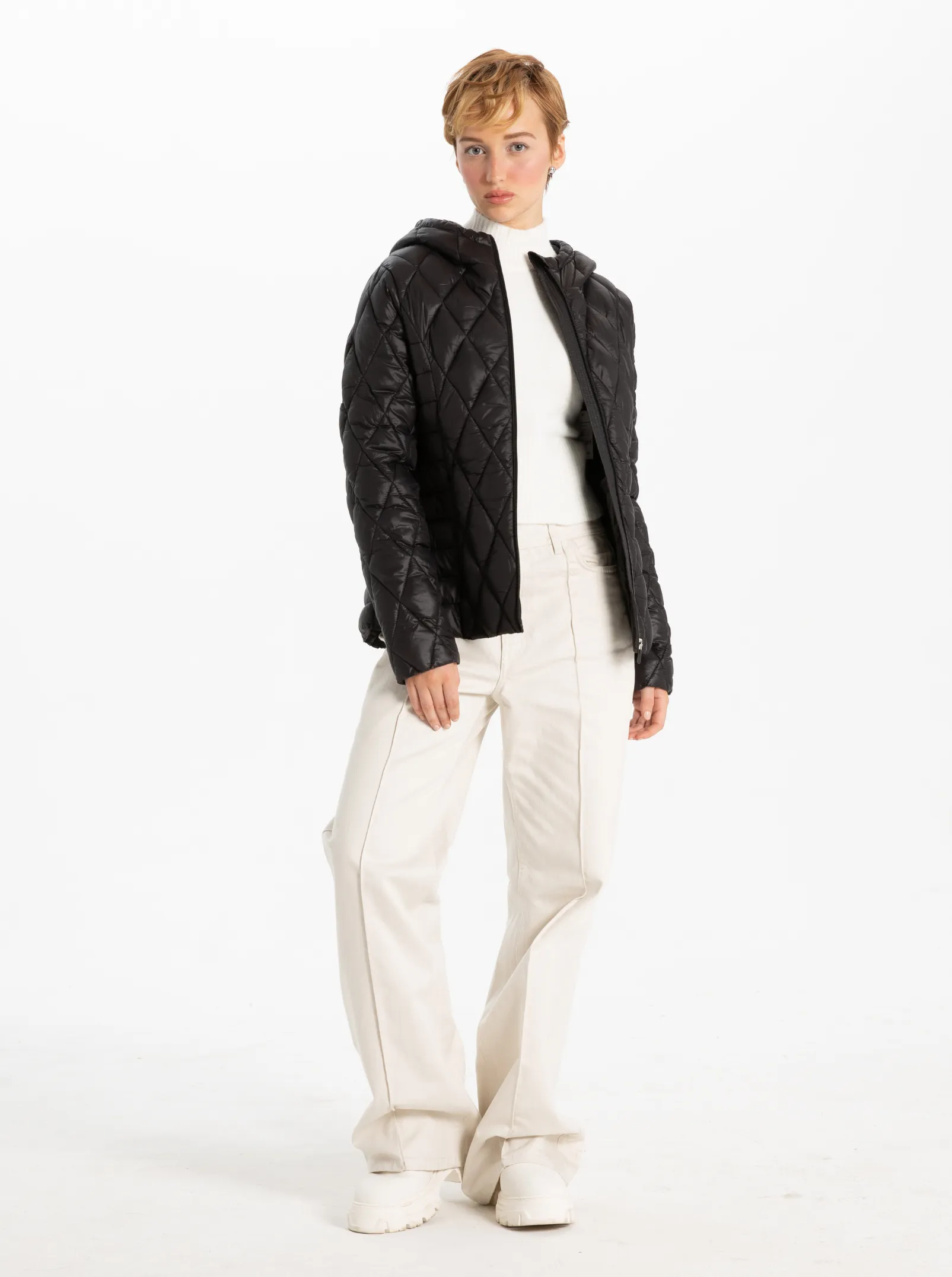 LOUISEVILLE | Modern Diamond Quilt Jacket ||LOUISEVILLE |Quilt Moderne en Diamants sold by Point Zero product image thumbnail 5