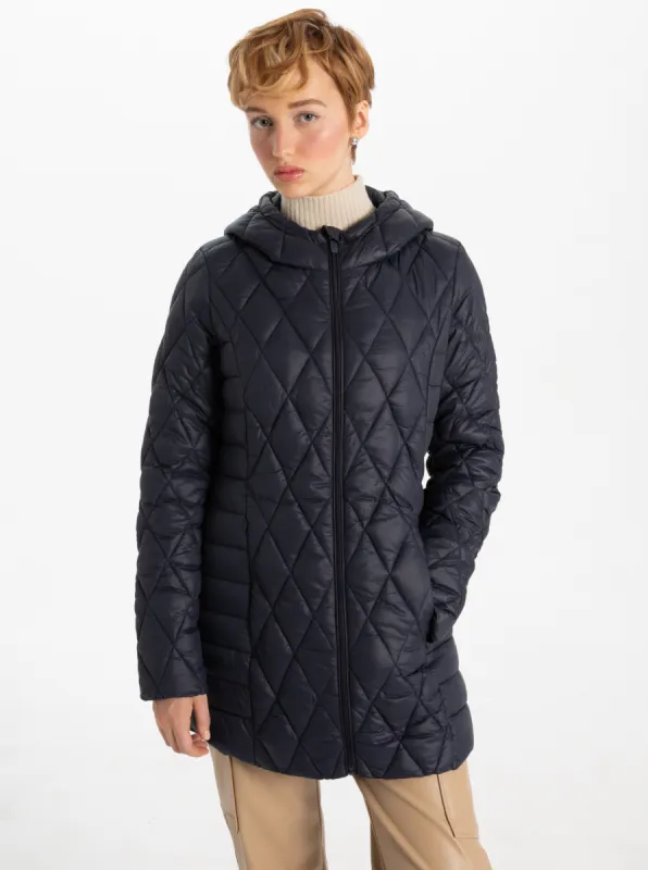 VICTORIAVILLE |  Long diamond quilting ultralight jacket||VICTORIAVILLE |Long manteau ultra leger avec coutures en diamants sold by Point Zero
