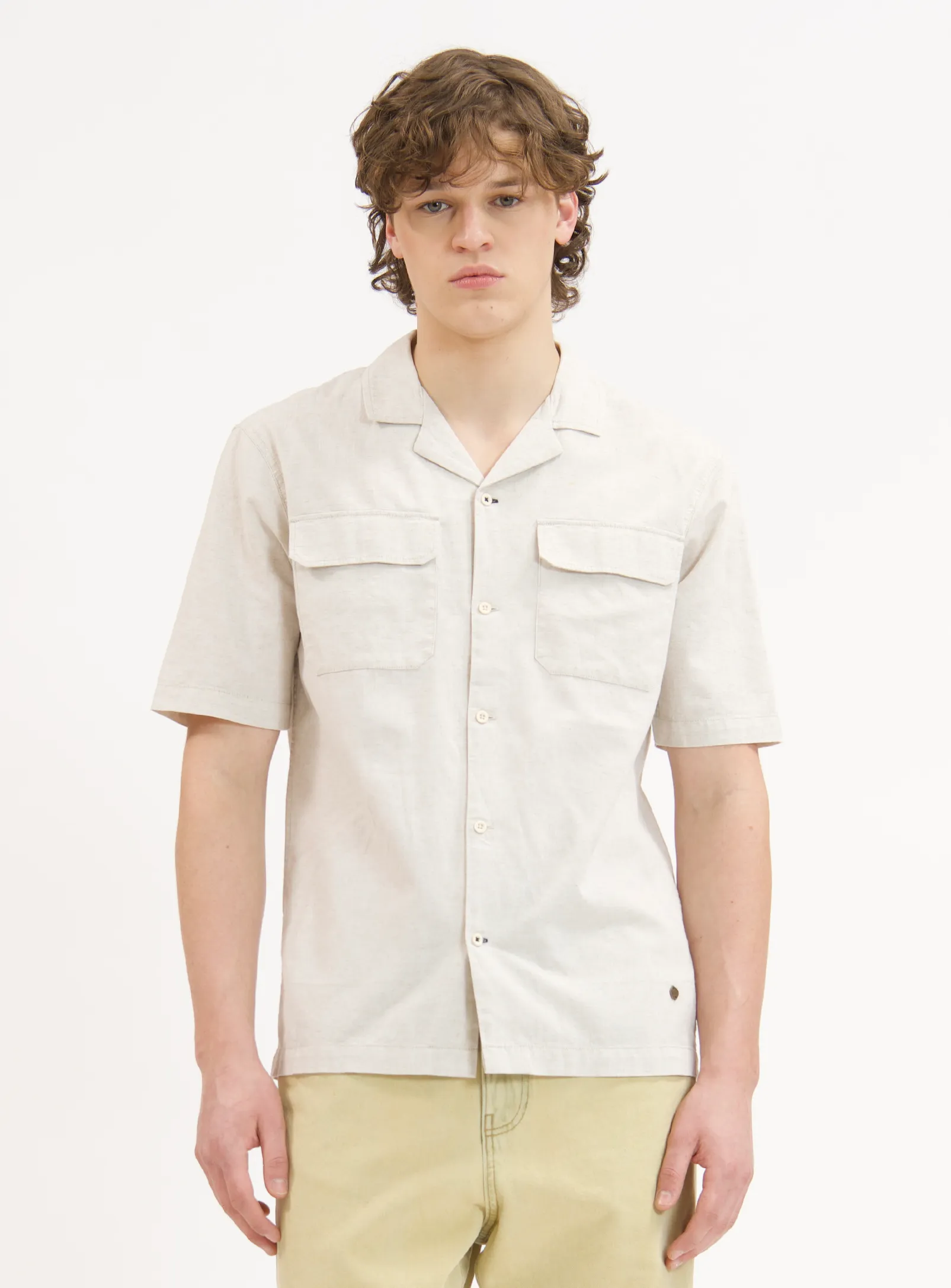 MORG | Linen Tuck-Out Short-Sleeve Shirt ||MORG | Chemise À Manches Courtes En Lin Avec Effet Rentré sold by Point Zero