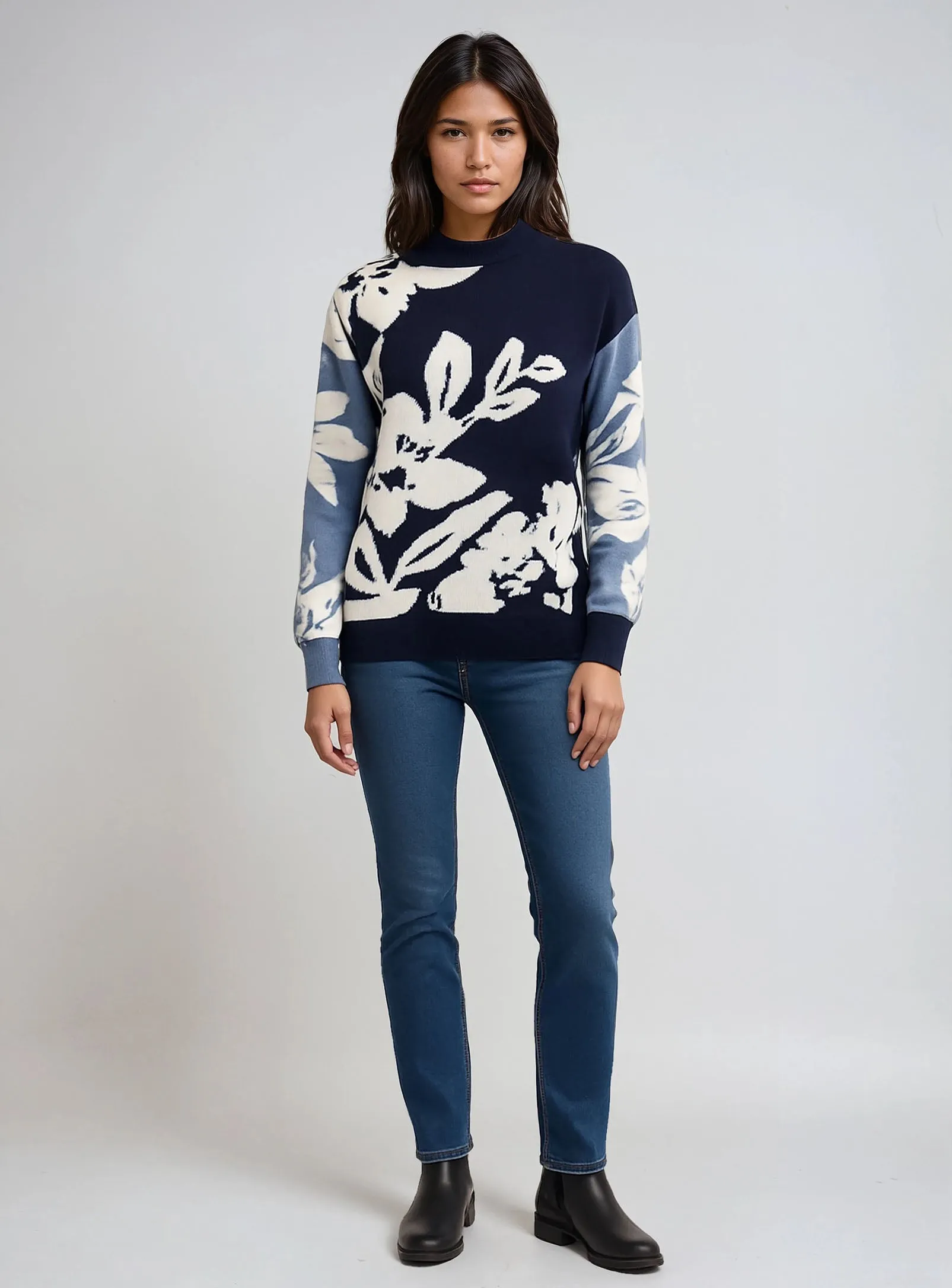 REESE | Mock Neck Floral Sweater || REESE | Pull Fleuri à Col Montant sold by Point Zero product image thumbnail 2