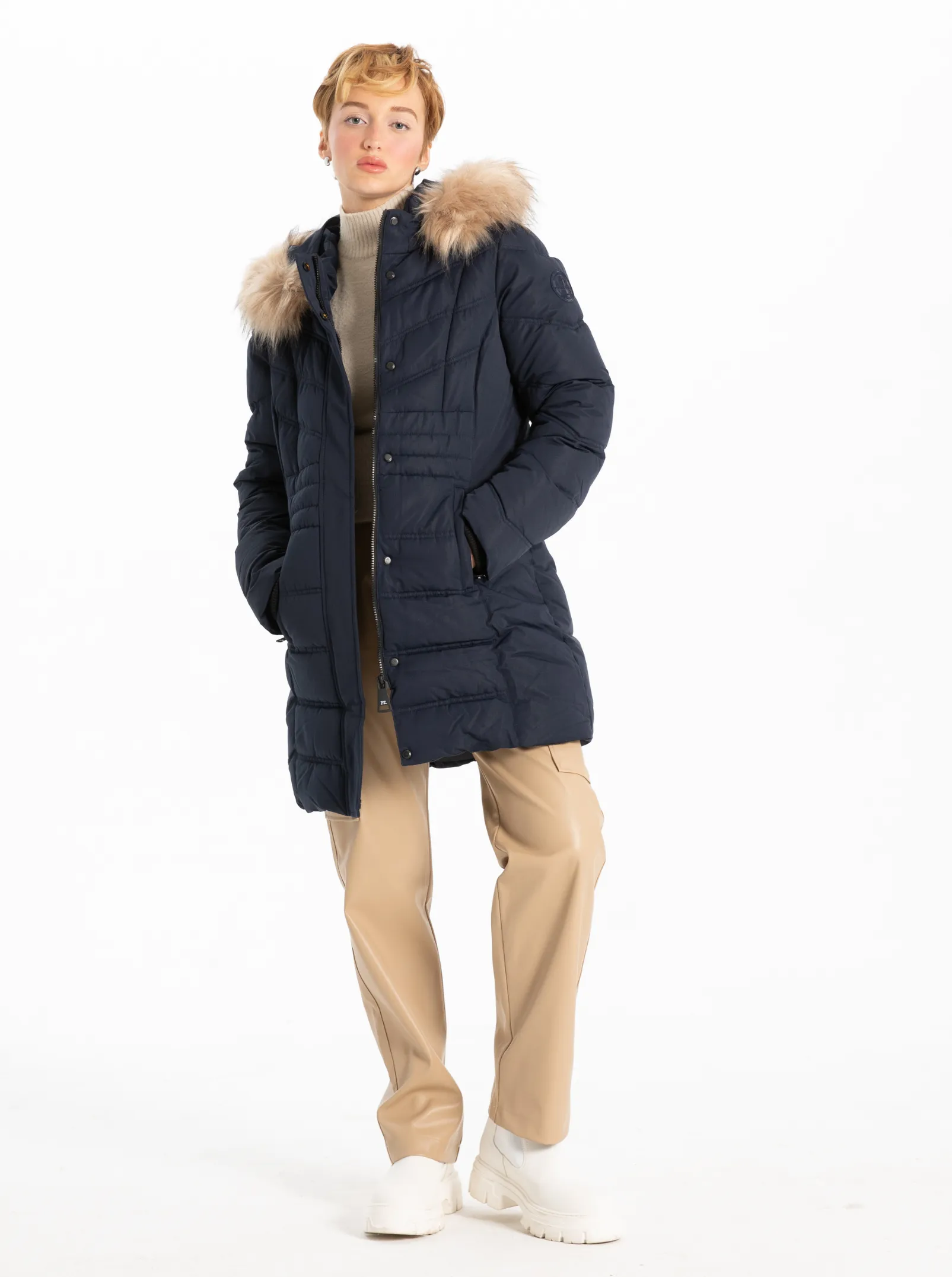 MINERVA | Hoode Parka ||MINERVA |Le Manteau Ultime sold by Point Zero
