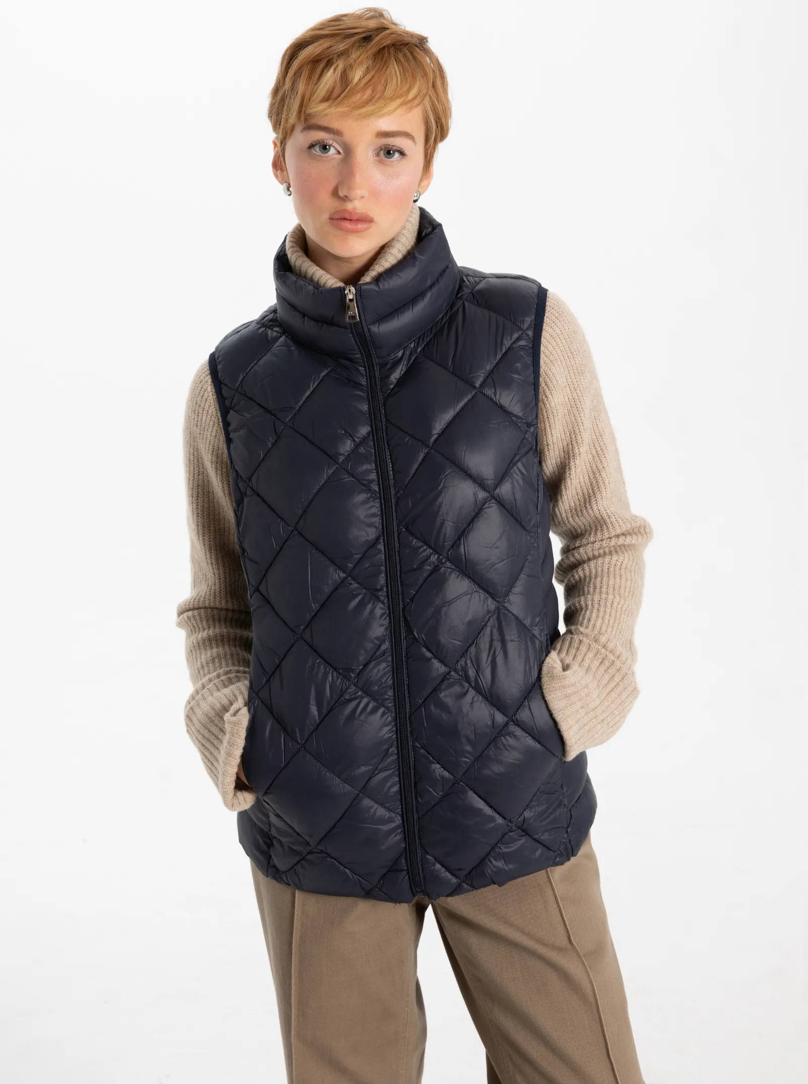 OAKVILLE | Classic Ultralight Vest ||OAKVILLE | Veste Iconique Ultra-Legere sold by Point Zero product image thumbnail 2