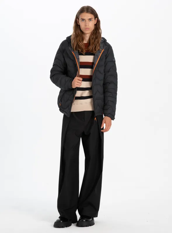 CRESCENT | Ultralight Quilted Jacket || CRESCENT | Une Veste Matelassée Ultralégère sold by Point Zero