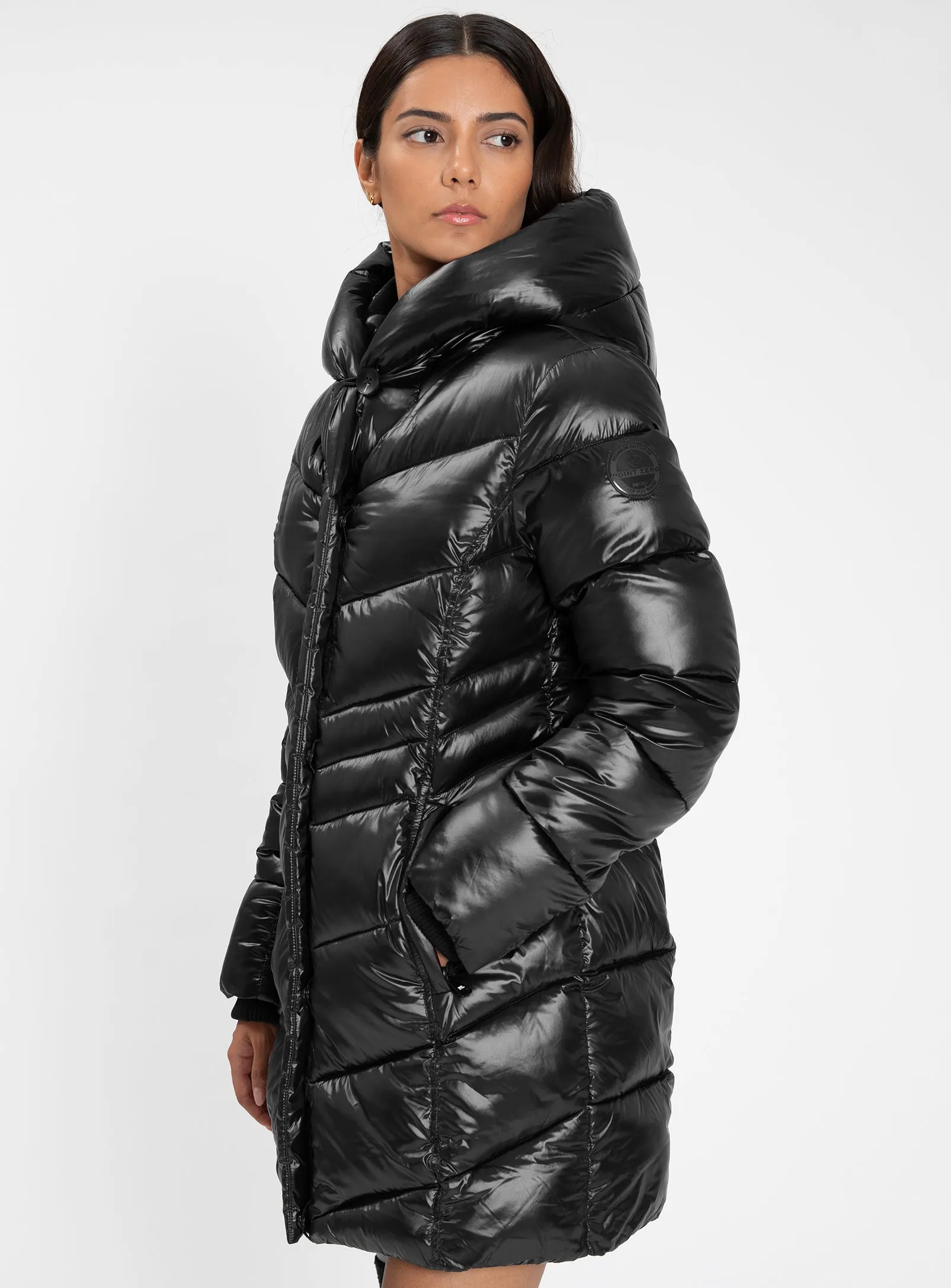GIADELLA | Pearl Glow Quilted Puffer || GIADELLA | Manteau matelassé « Pearl Finish Glow » sold by Point Zero product image thumbnail 4