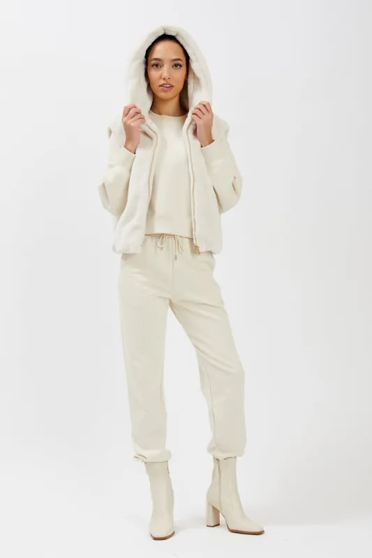 ELARA | Faux-Fur Puffer Vest || ELARA | Gilet Puffer en Fausse Fourrure sold by Point Zero