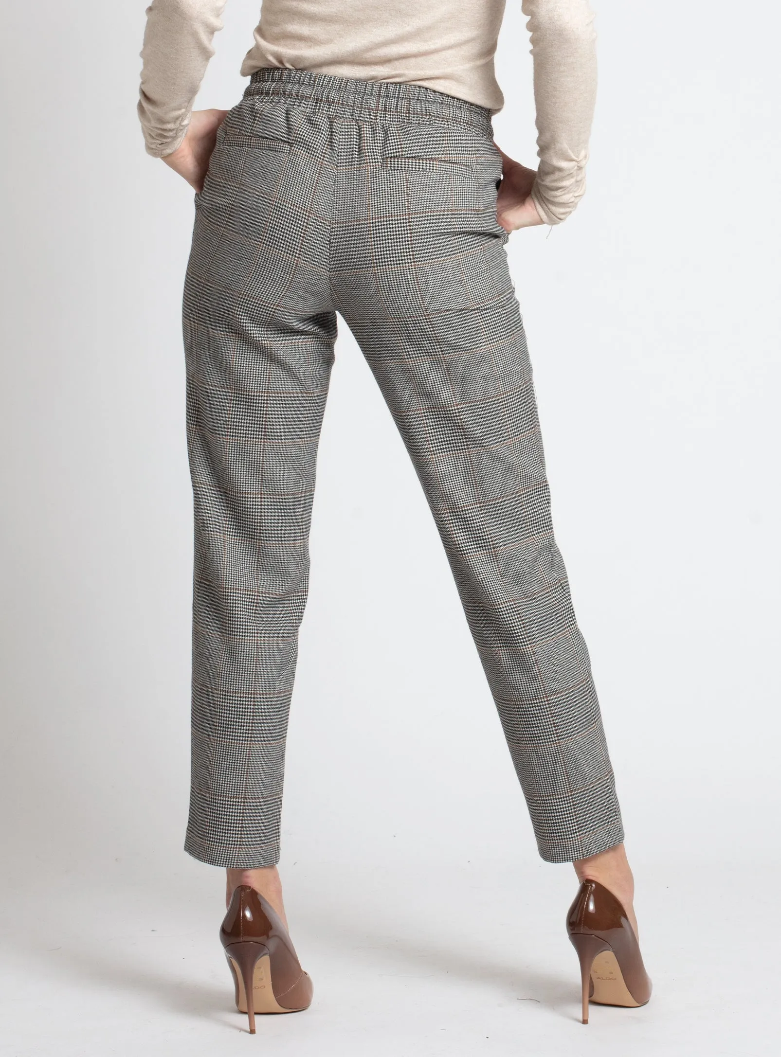 GINA | Drawstring waist ankle length check pant || GINA | Pantalon à carreaux longueur cheville avec cordon de serrage sold by Point Zero product image thumbnail 4