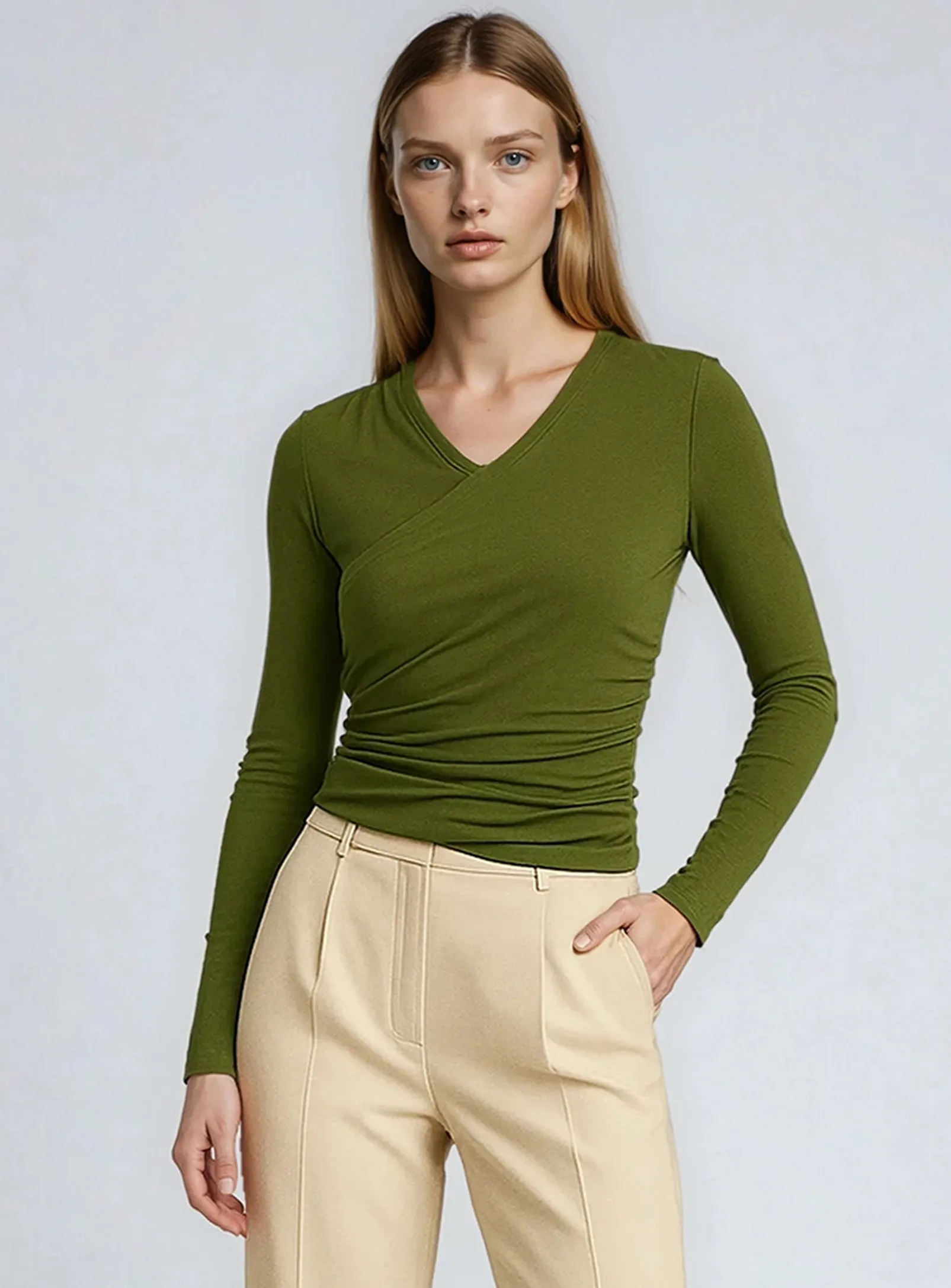 LIANE | Long-Sleeve V-Neck Front-Ruching Top || LIANE| Haut à manches longues col en V avec fronces devant sold by Point Zero