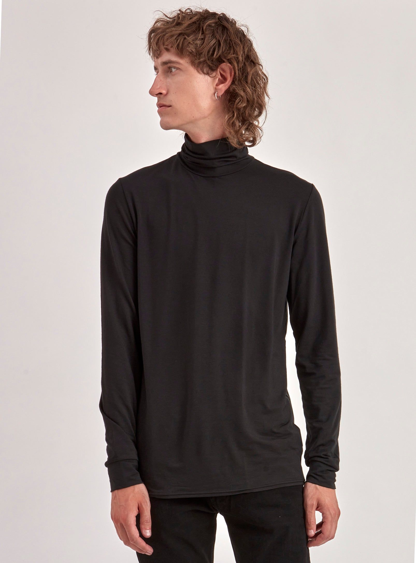 OWEN | ORGANIC COTTON TURTLENECK T-SHIRT||OWEN | T-SHIRT COL ROULÉ EN COTON BIOLOGIQUE sold by Point Zero