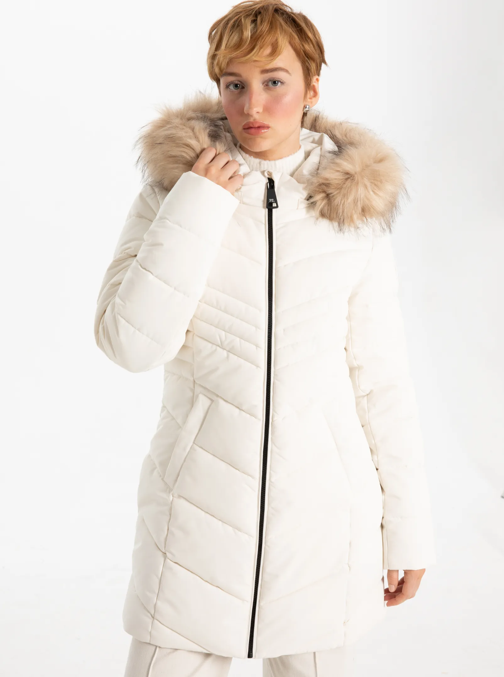 ARNETTA |Zip front hooded jacket || ARNETTA | Veste à capuche zippée sur le devant sold by Point Zero