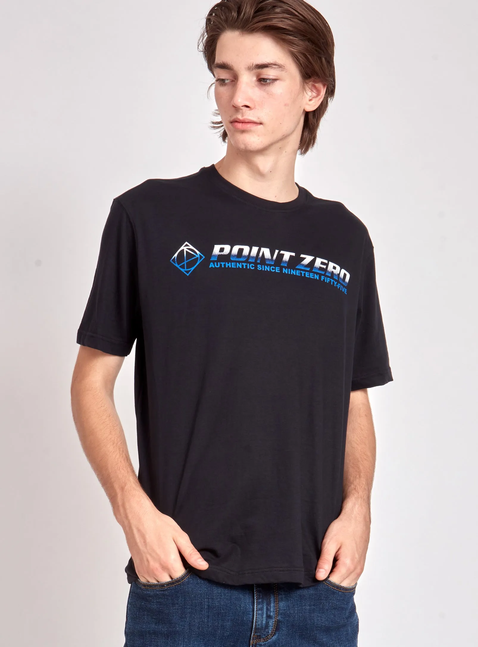 BASIC | Classic fit iconic logo unisex t shirt || BASIC | T-shirt unisexe à logo emblématique coupe classique sold by Point Zero product image thumbnail 3