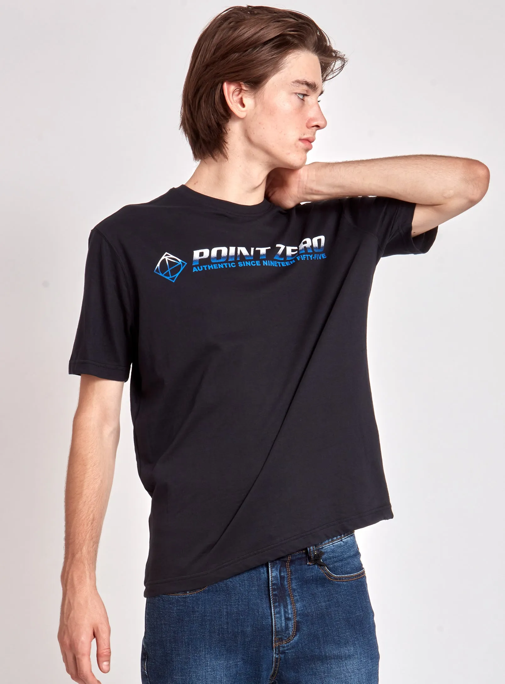 BASIC | Classic fit iconic logo unisex t shirt || BASIC | T-shirt unisexe à logo emblématique coupe classique sold by Point Zero product image thumbnail 2