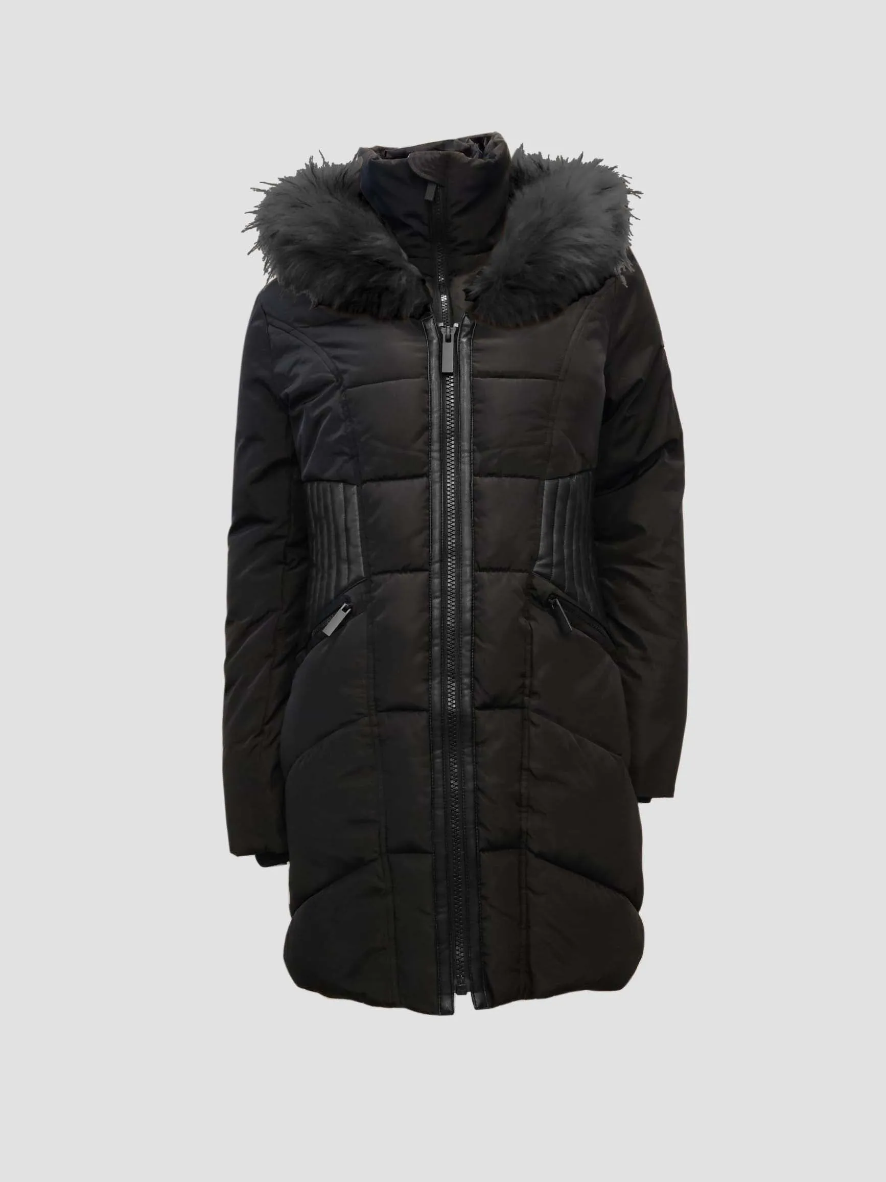 ALISE|Long Parka with fur hood||ALISE|Parka long avec capuche en fourrure sold by Point Zero