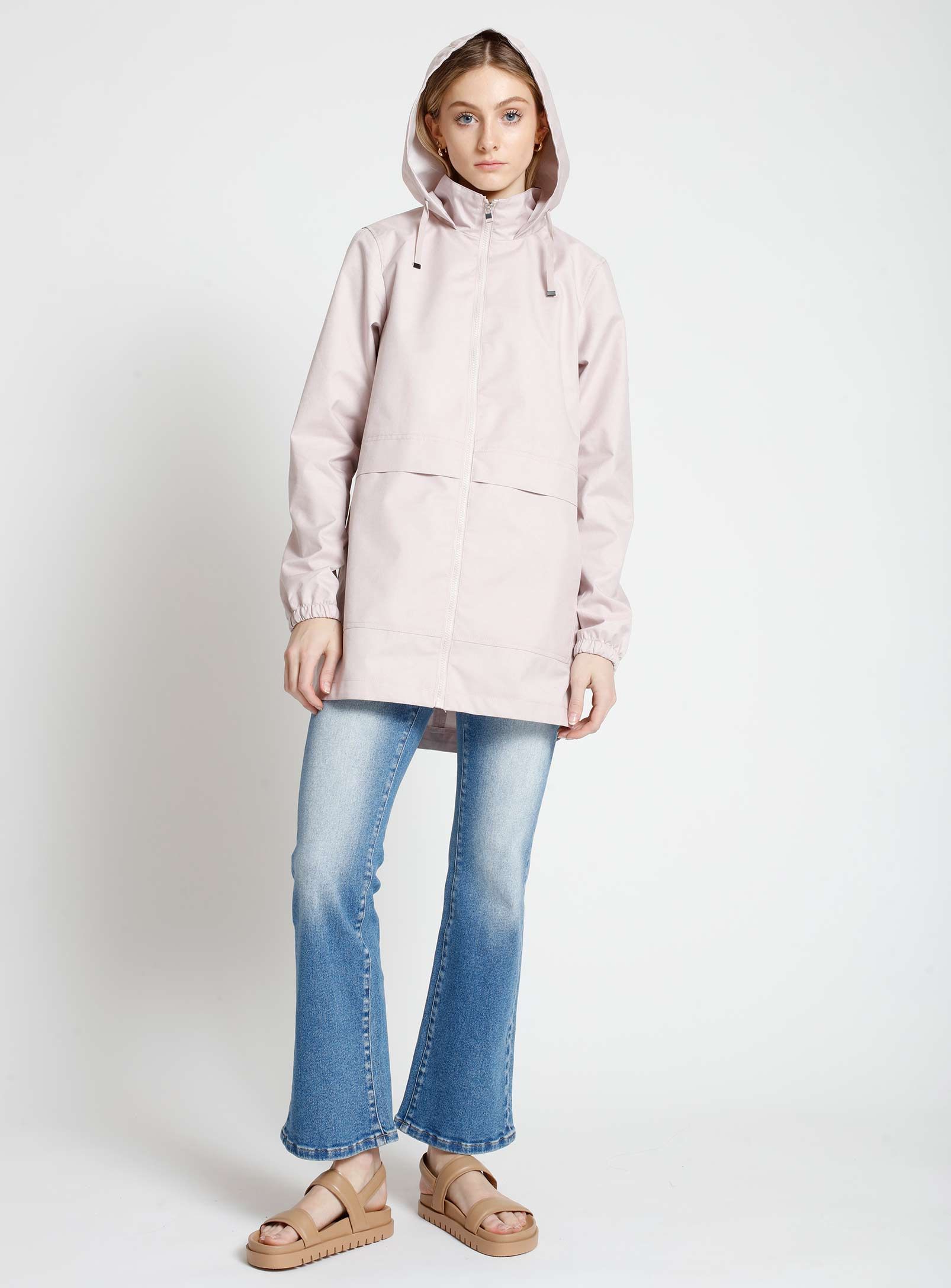 AMALIA| Zip front hooded dolphin hem rain jacket || AMALIA | Veste de pluie zippée à capuche et ourlet dauphin sur le devant sold by Point Zero product image thumbnail 5