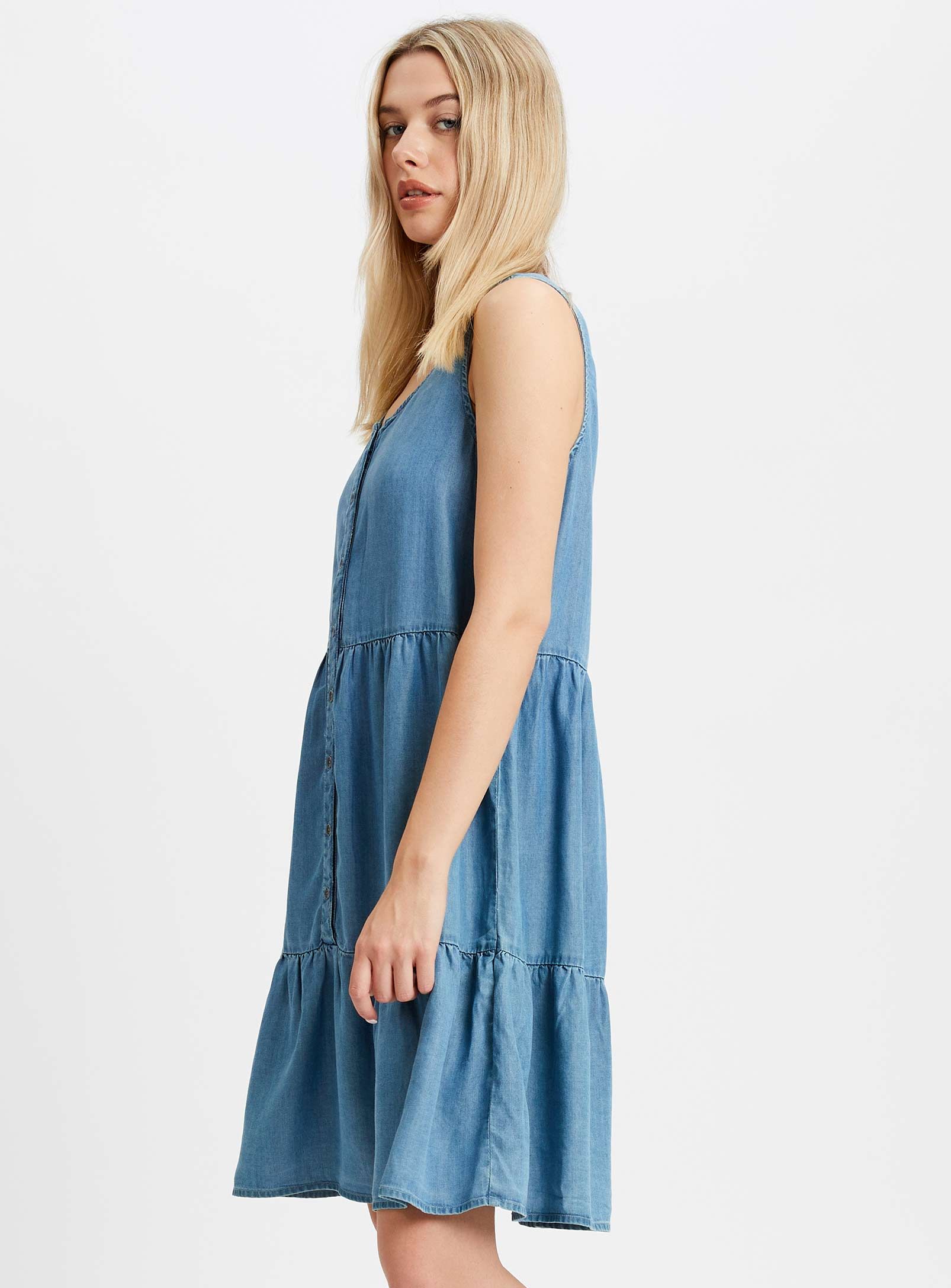 MARYANNA | Denim blue sleeveless dress with button-up centre front || MARYANNA| Robe sans manches bleu denim avec devant central boutonné sold by Point Zero product image thumbnail 3