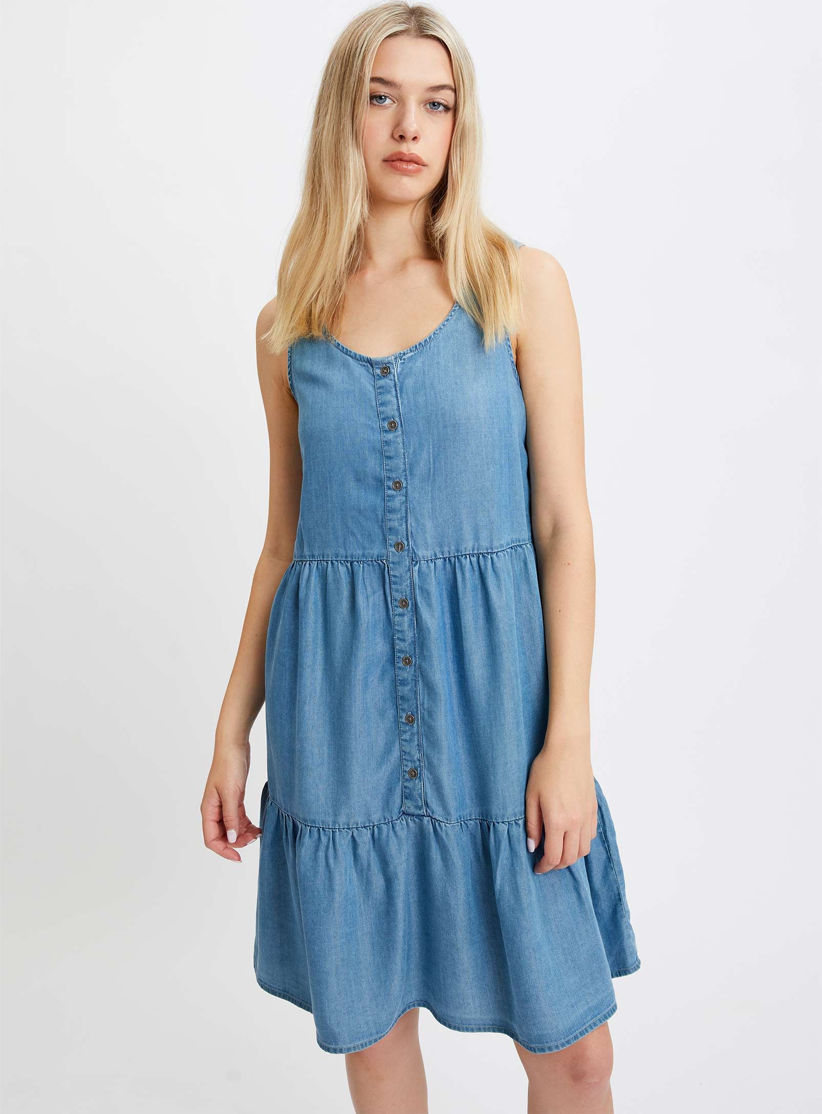 MARYANNA | Denim blue sleeveless dress with button-up centre front || MARYANNA| Robe sans manches bleu denim avec devant central boutonné sold by Point Zero product image thumbnail 2