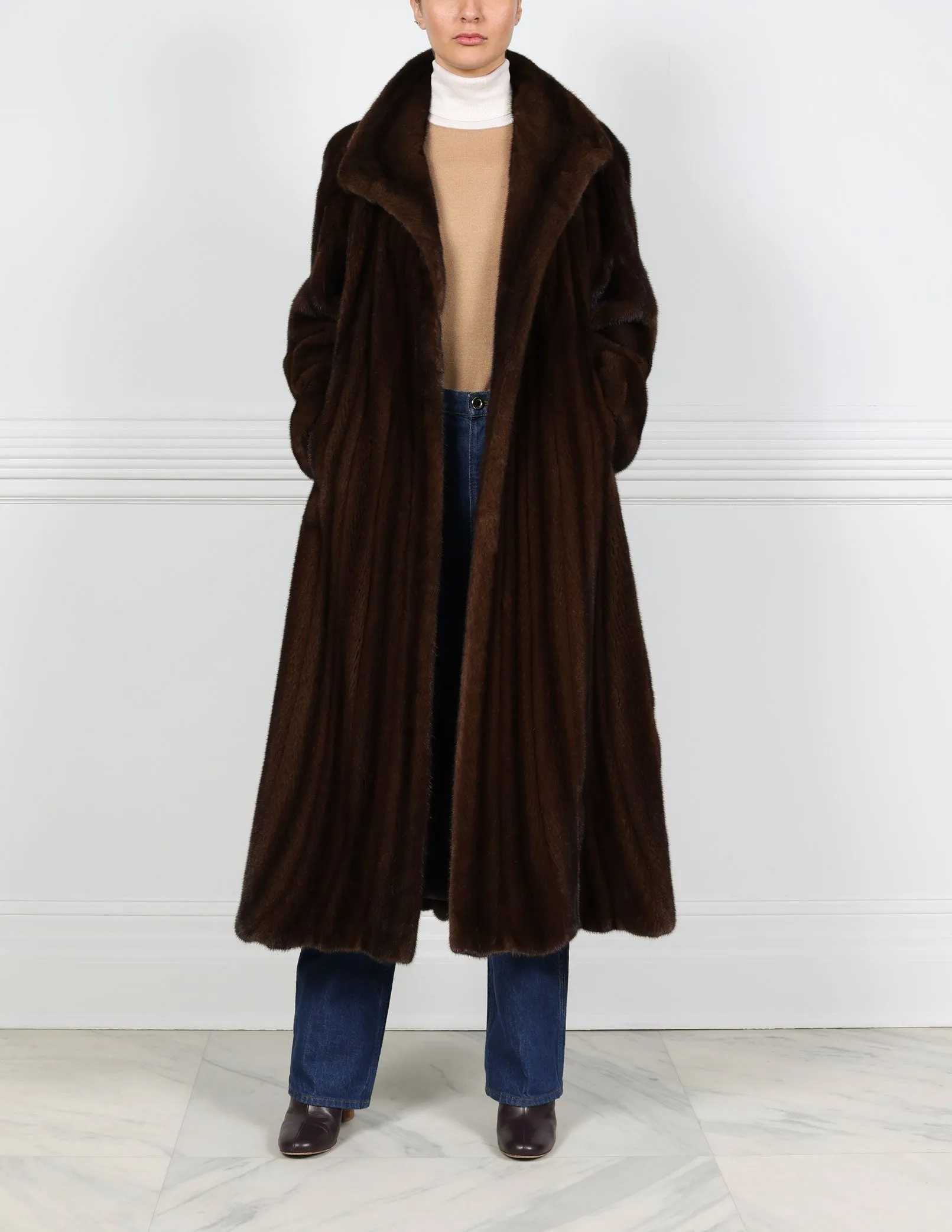 The Swirl Mink Fur Coat sold by Pologeorgis product image thumbnail 5