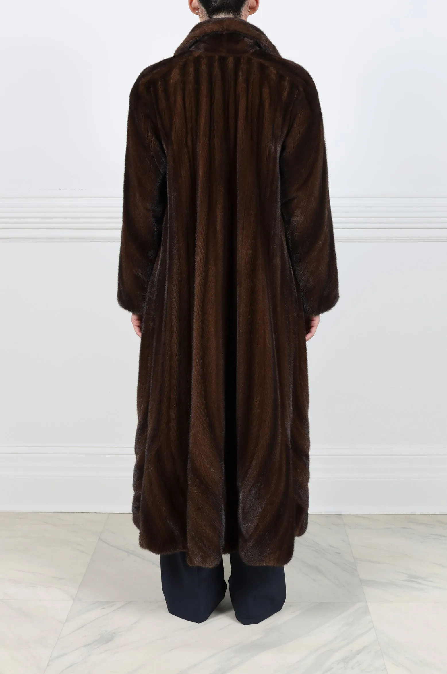 The Swirl Mink Fur Coat sold by Pologeorgis product image thumbnail 4