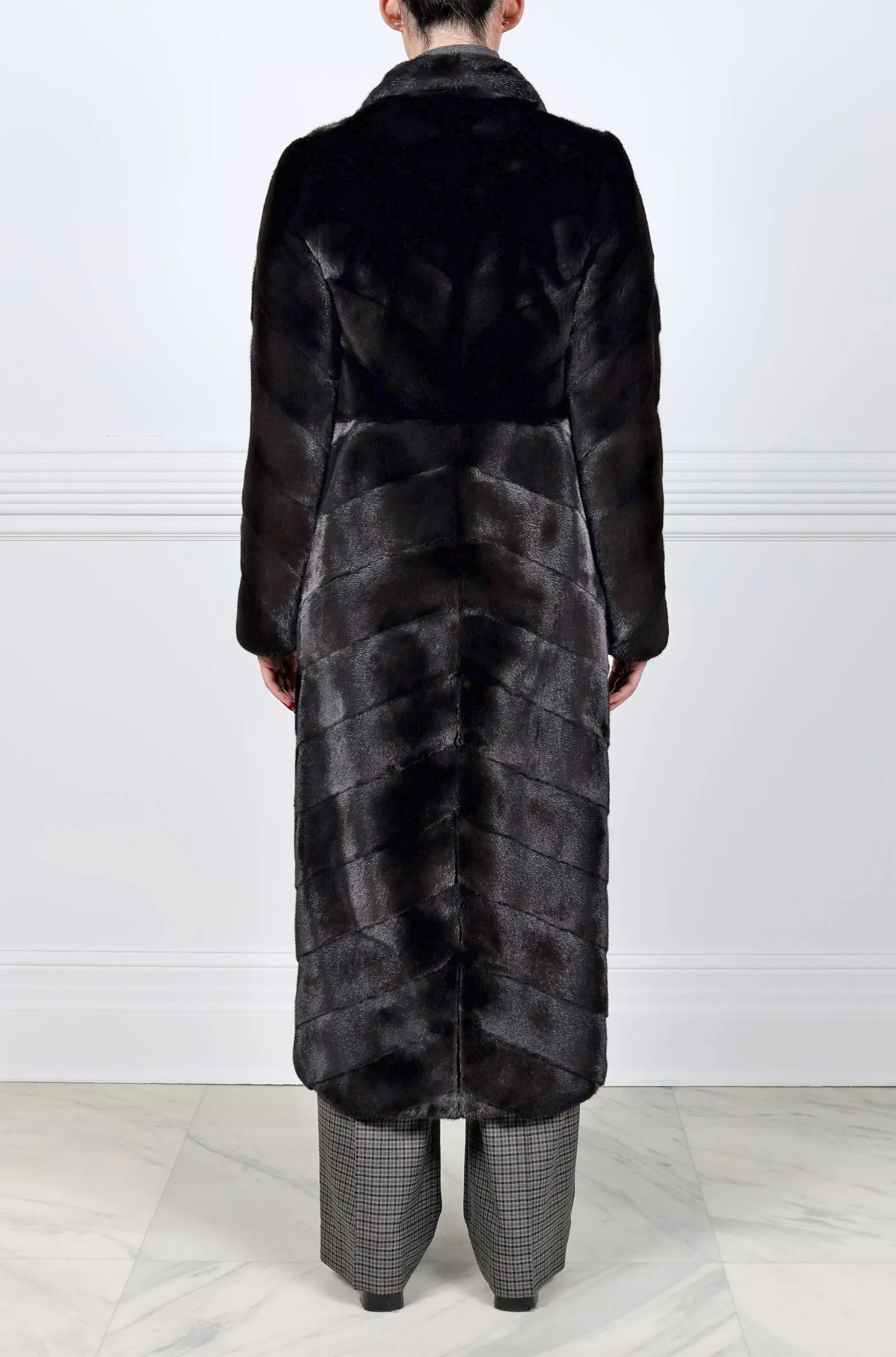The Natalia Mink Fur Coat sold by Pologeorgis product image thumbnail 5