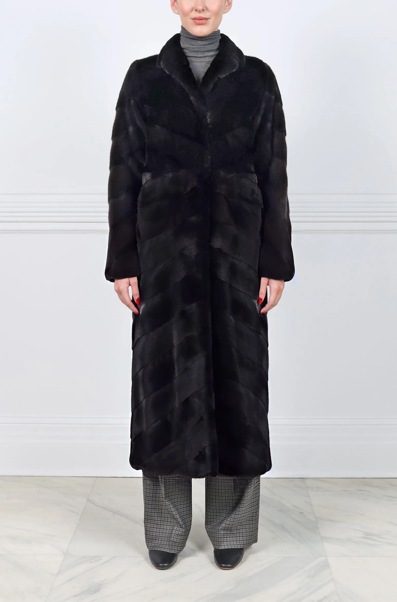 The Natalia Mink Fur Coat sold by Pologeorgis product image thumbnail 4