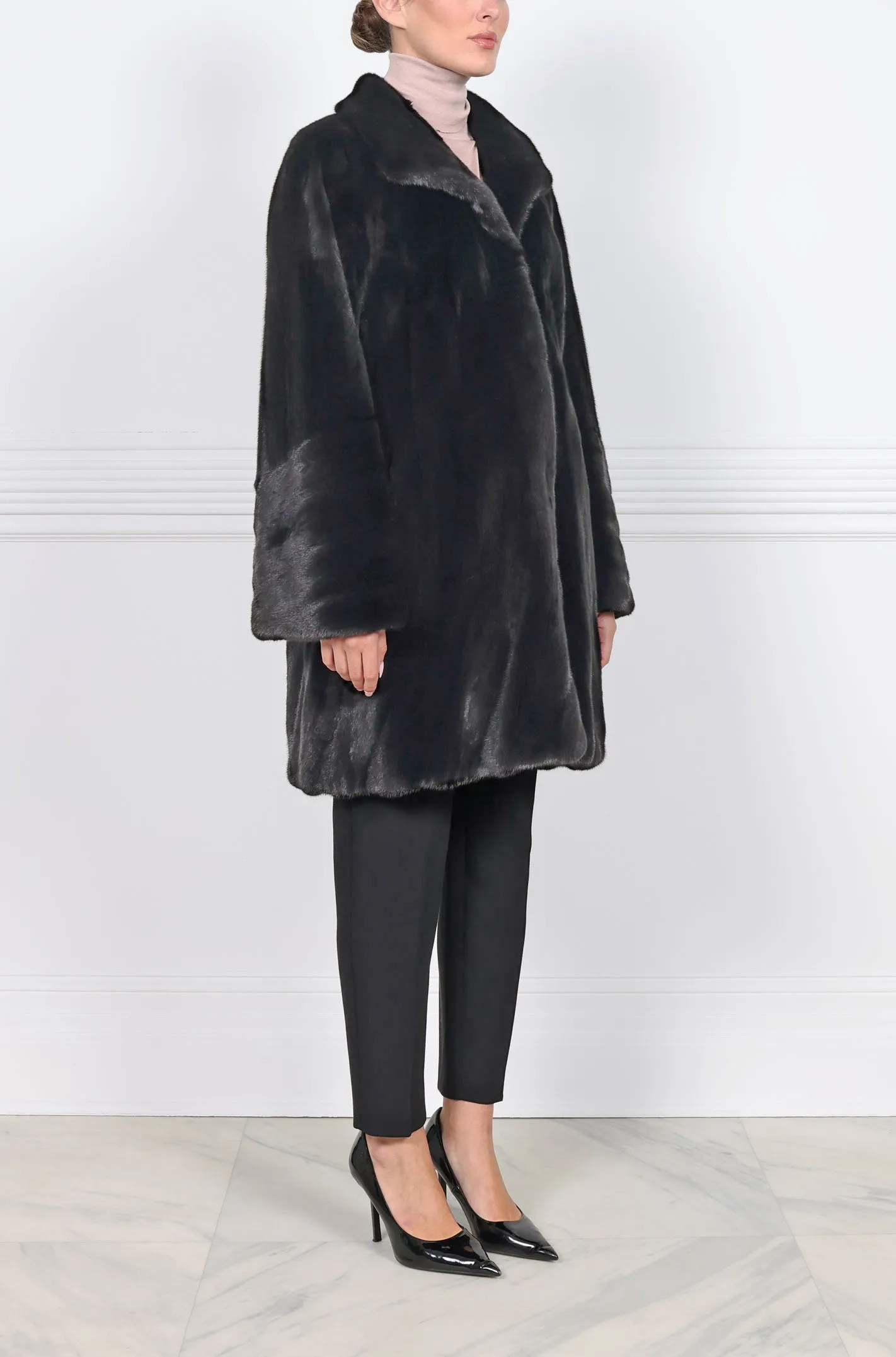 The Lena Mink Fur Coat sold by Pologeorgis product image thumbnail 4